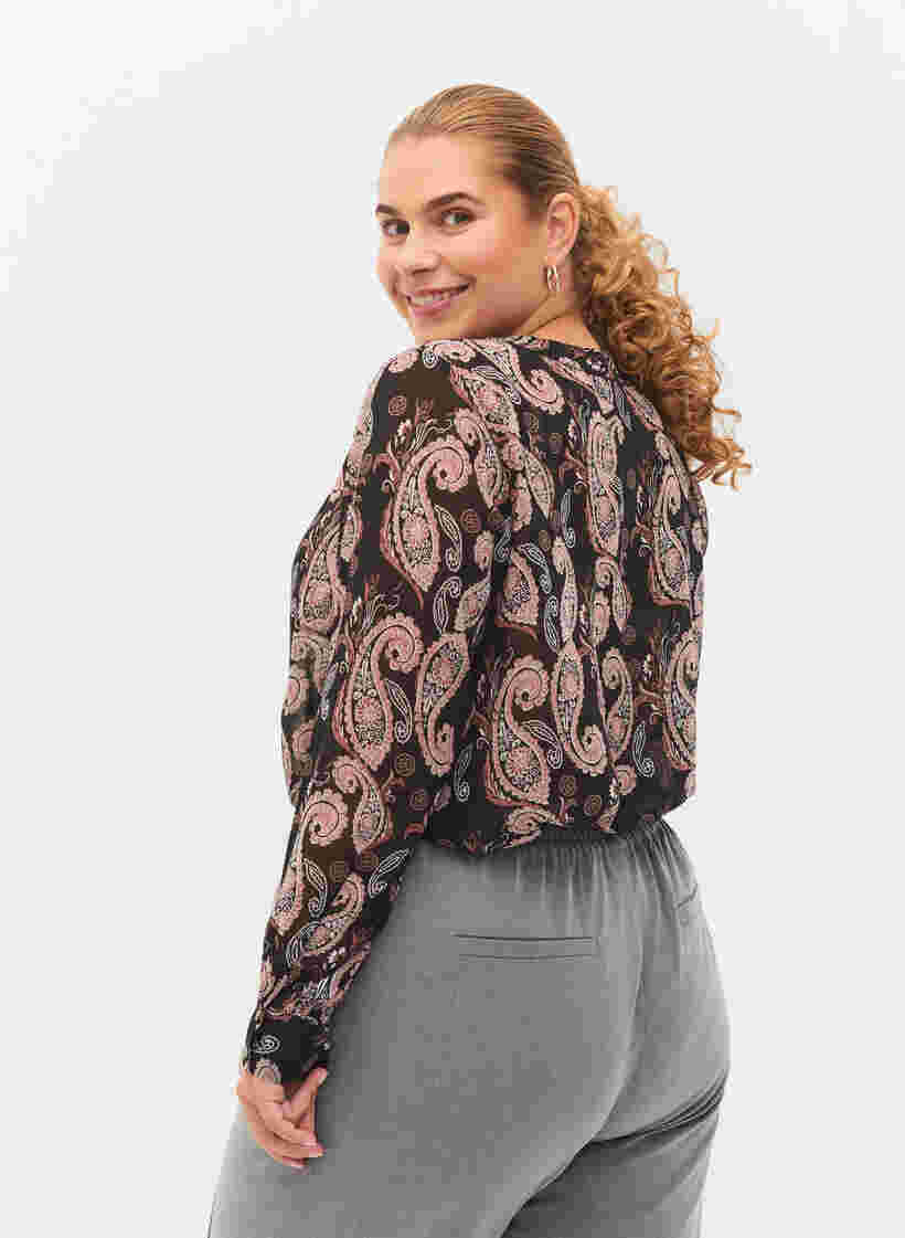 Hemdbluse mit V-Ausschnitt und Print, Black/Beige Paisley, Model