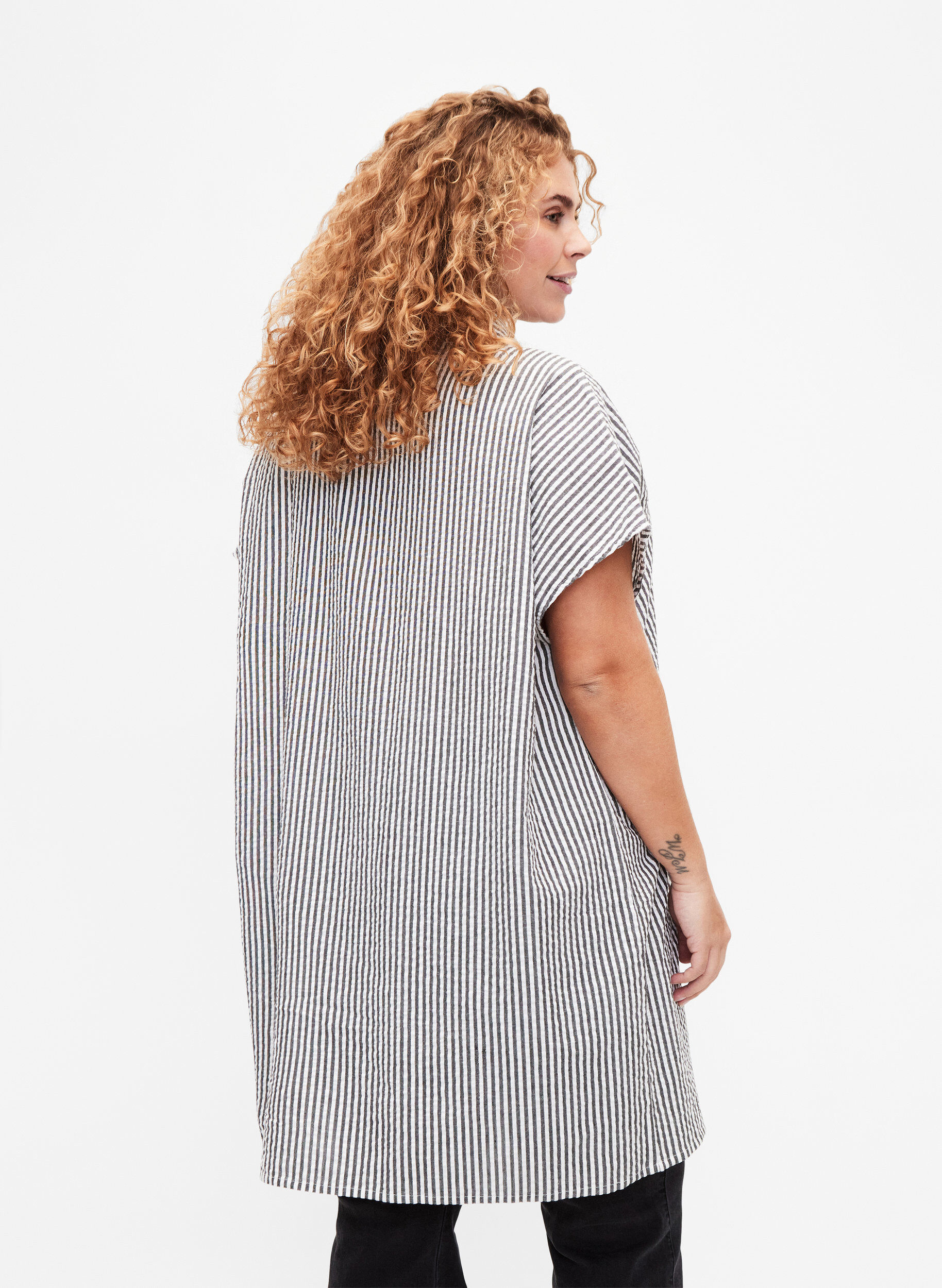 Zizzi Langes gestreiftes Baumwollhemd, Black, Model image number 1