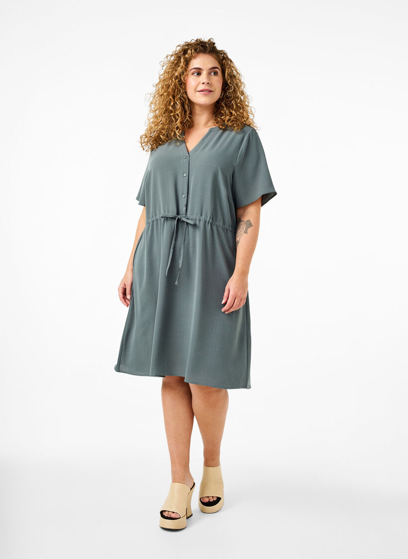 Kurzärmliges Kleid mit Bindeband an der Taille, Balsam Green, Model image number 2