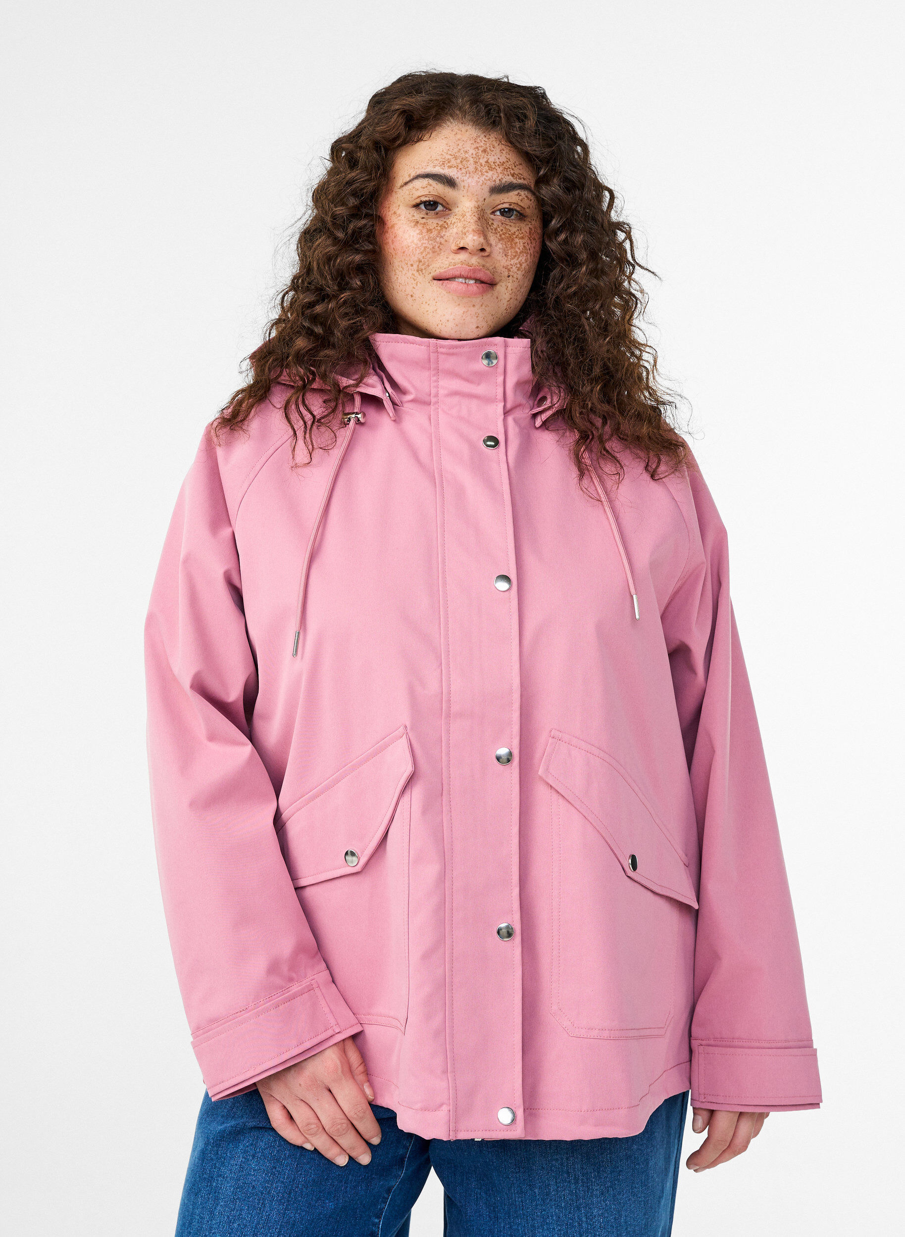 Zizzi Kurze Fr&uuml;hlingsjacke mit abnehmbarer Kapuze, Rot, Model image number 0