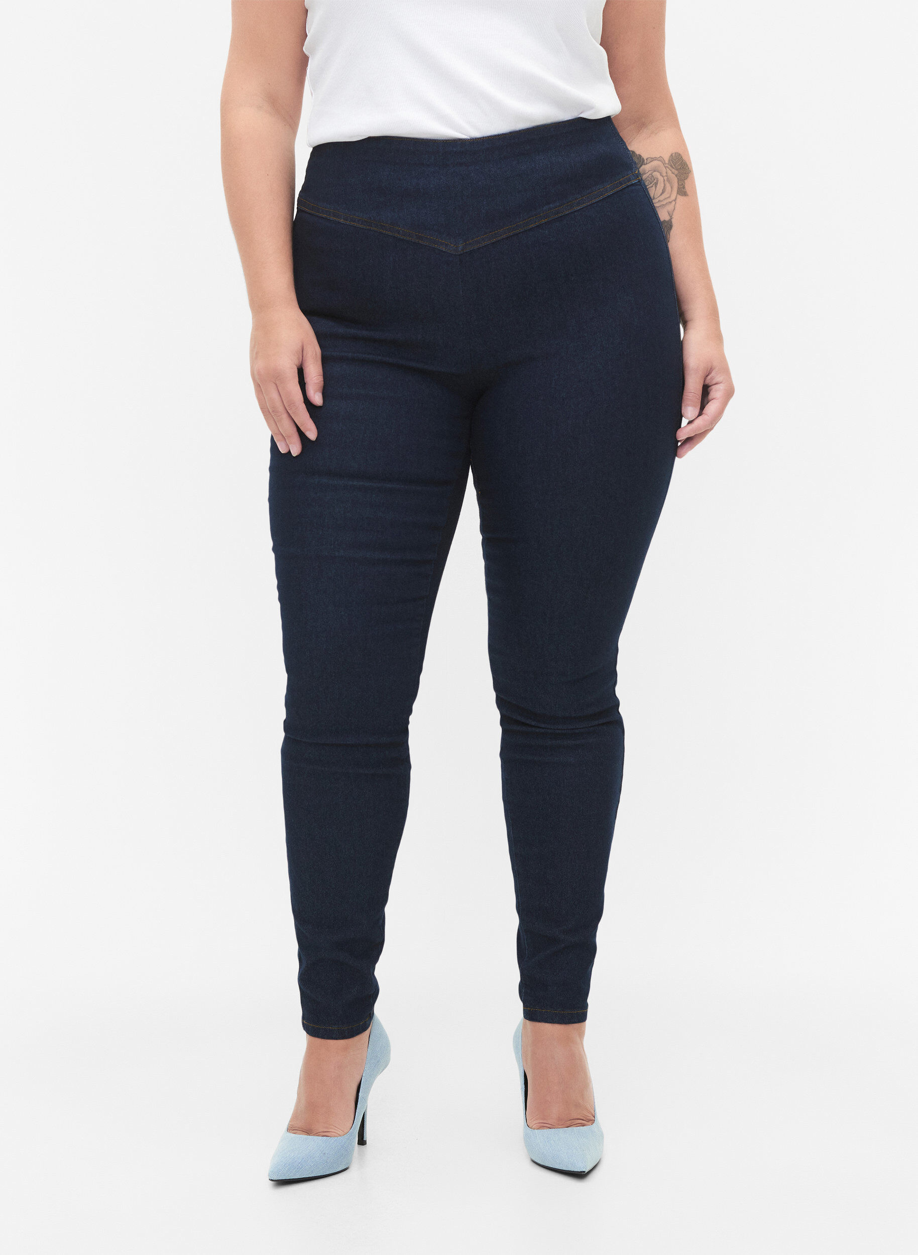 Zizzi Dehnbare Baumwollmischung Jeggings, Dark blue, Model image number 2