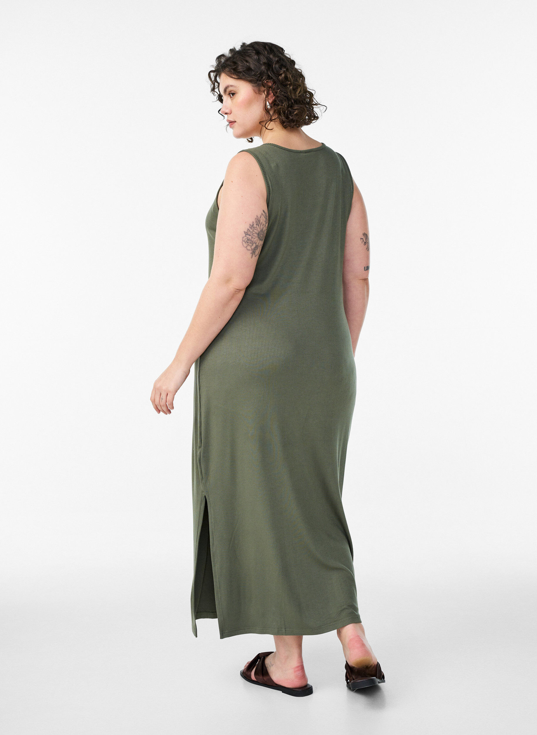 Zizzi &Auml;rmelloses geripptes Kleid aus Viskose, Gr&uuml;n, Model image number 1