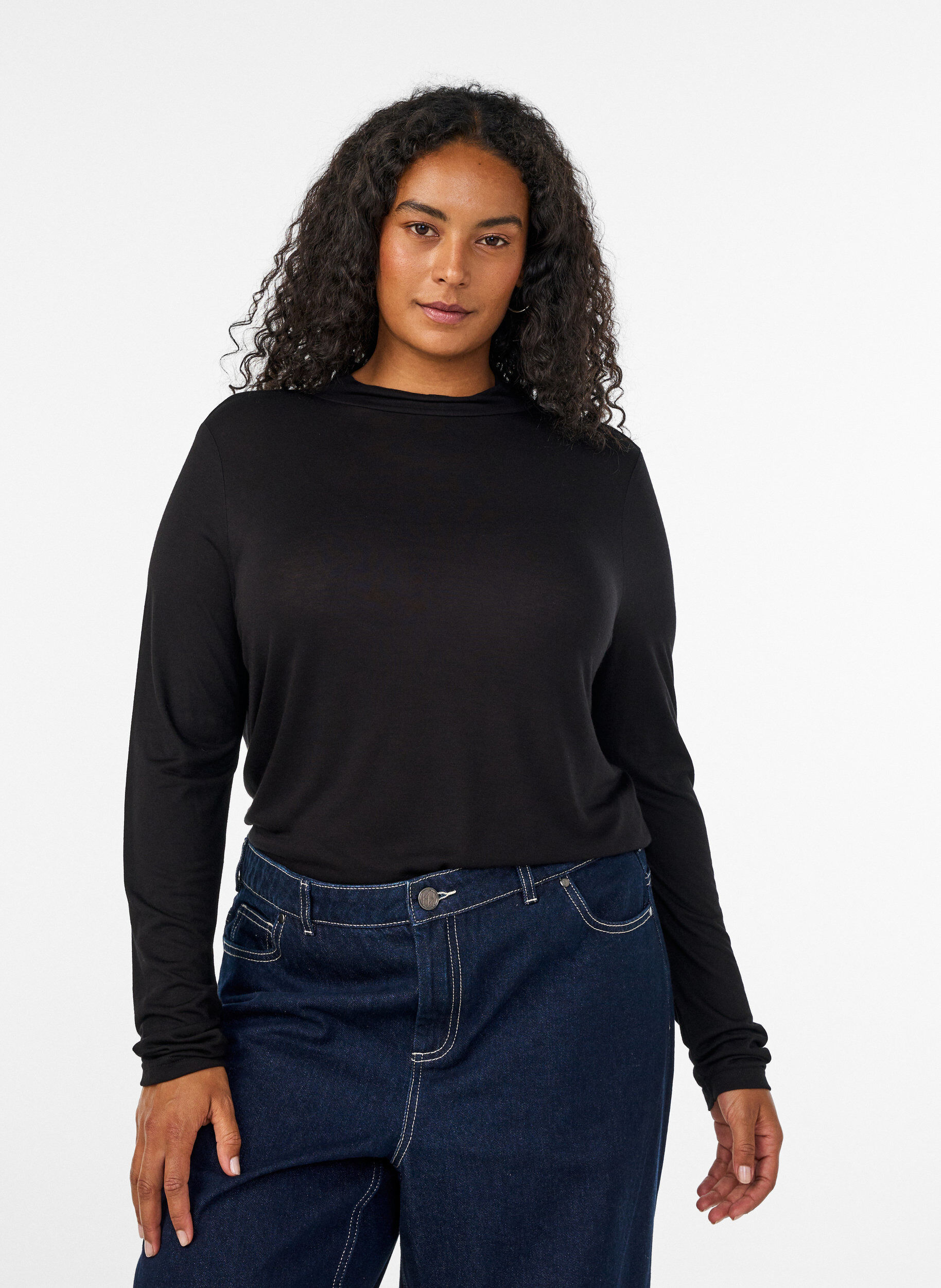 ZizziHochgeschlossene Bluse aus Viskose-Jersey, Schwarz, Model image number 0