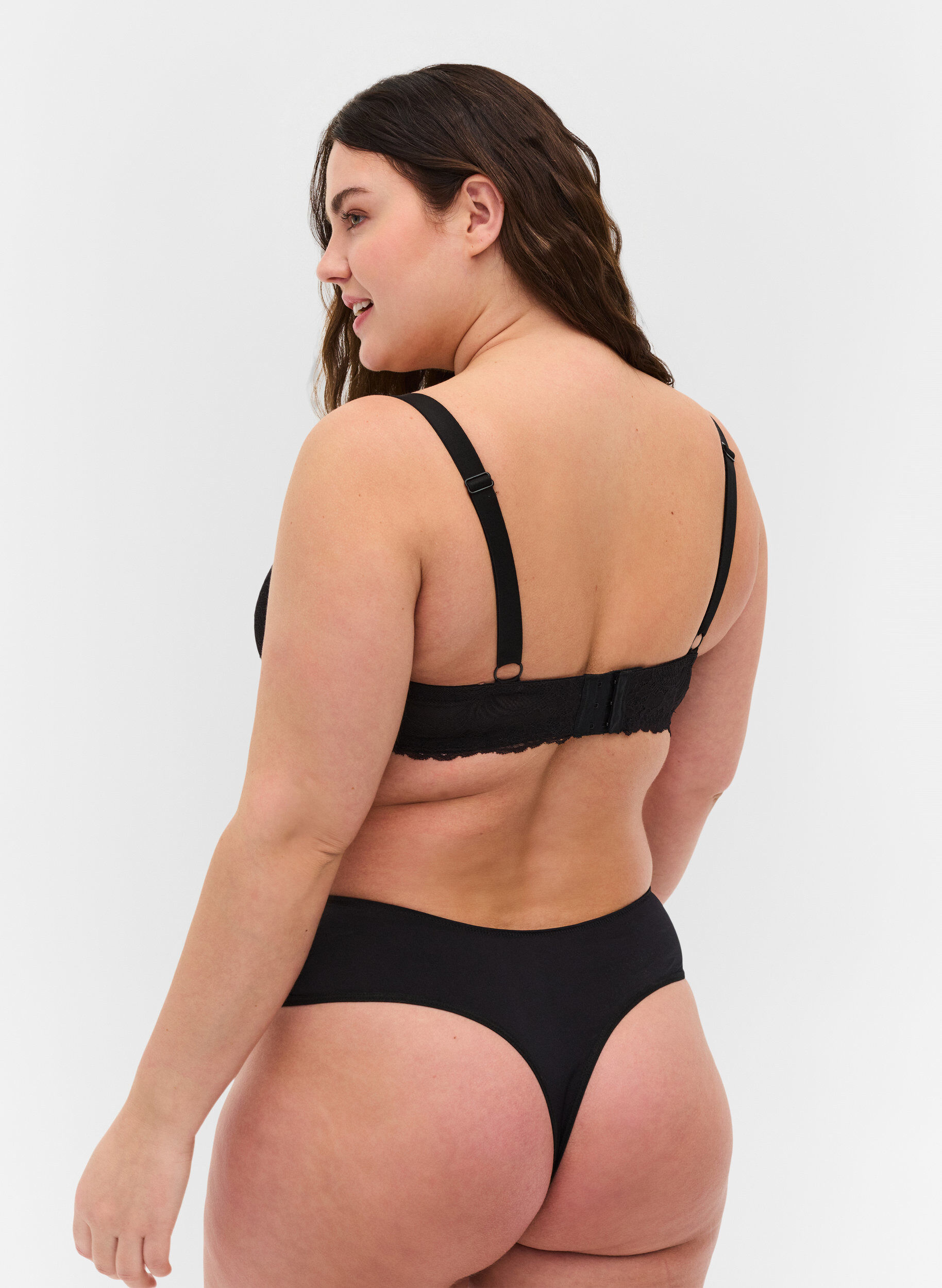 Zizzi G-String mit Spitze und regul&auml;rer Taille, Black, Model image number 1