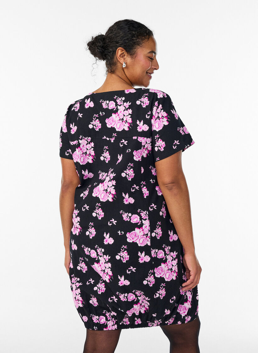 Kurzärmliges Baumwollkleid mit Print, Schwarz, Model image number 2