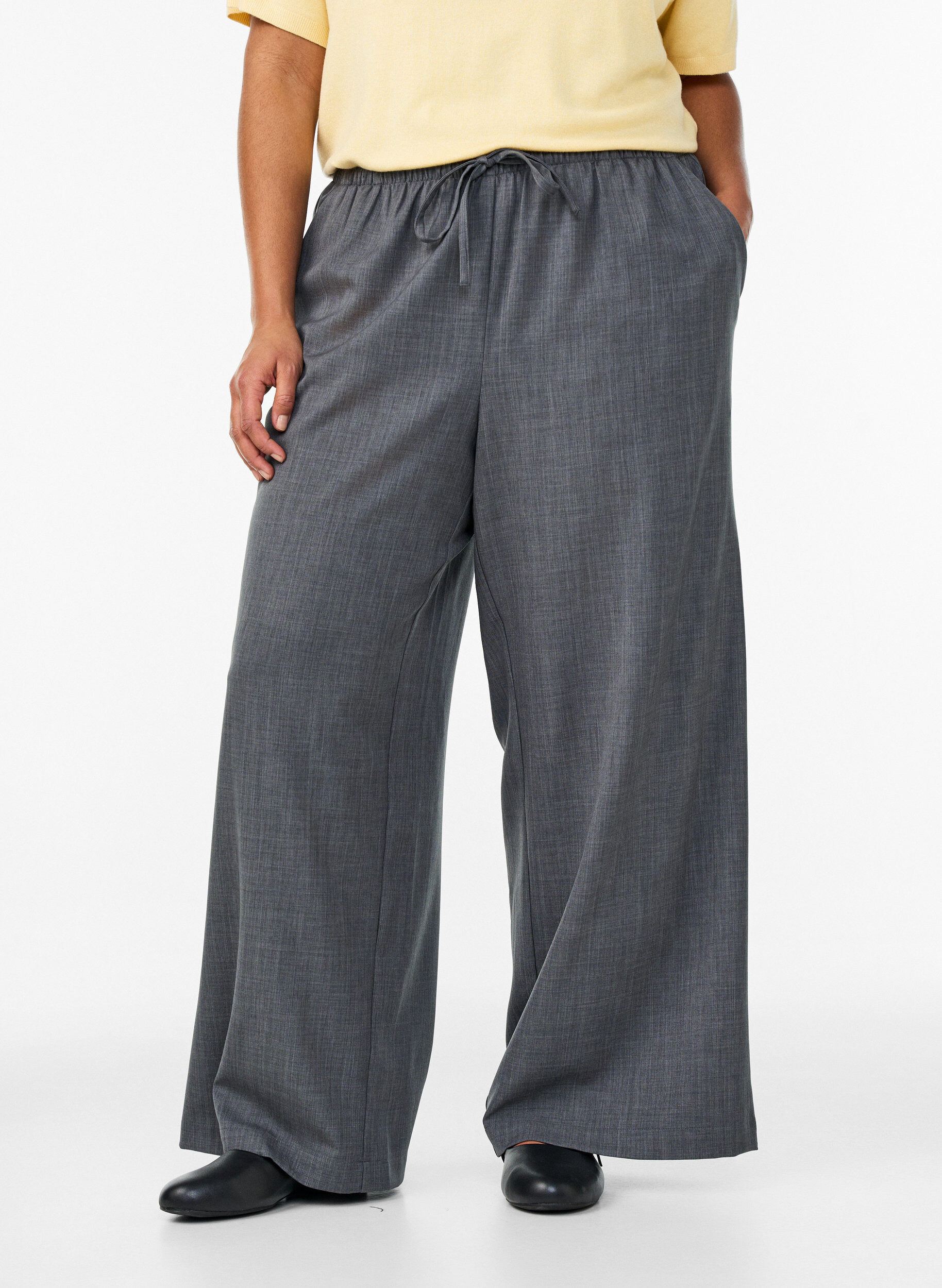 Zizzi Hoch taillierte Hose mit weiten Beinen, Grau, Model image number 2
