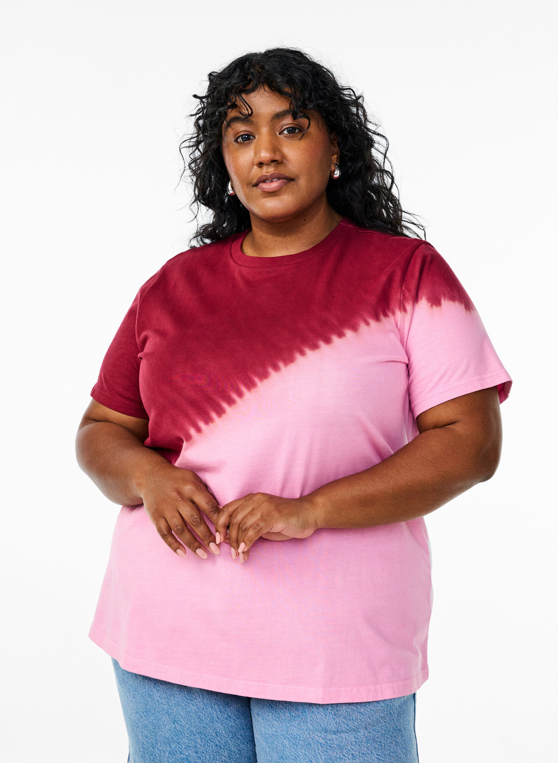 Zizzi Dip-Dye-T-Shirt aus Bio-Baumwolle, Rot, Model image number 0