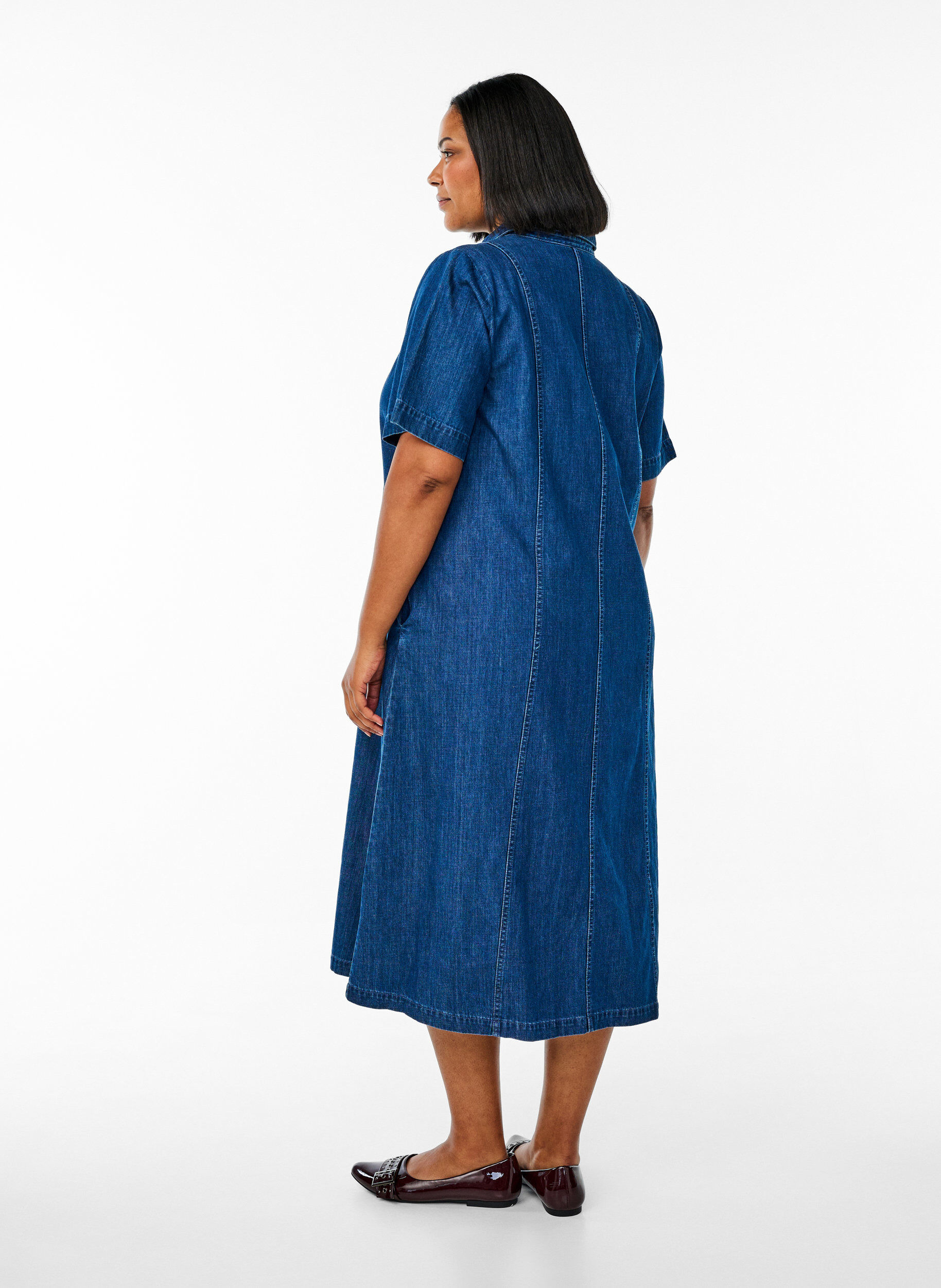 Zizzi Midi-langes jeanshemdkleid, Blau, Model image number 1