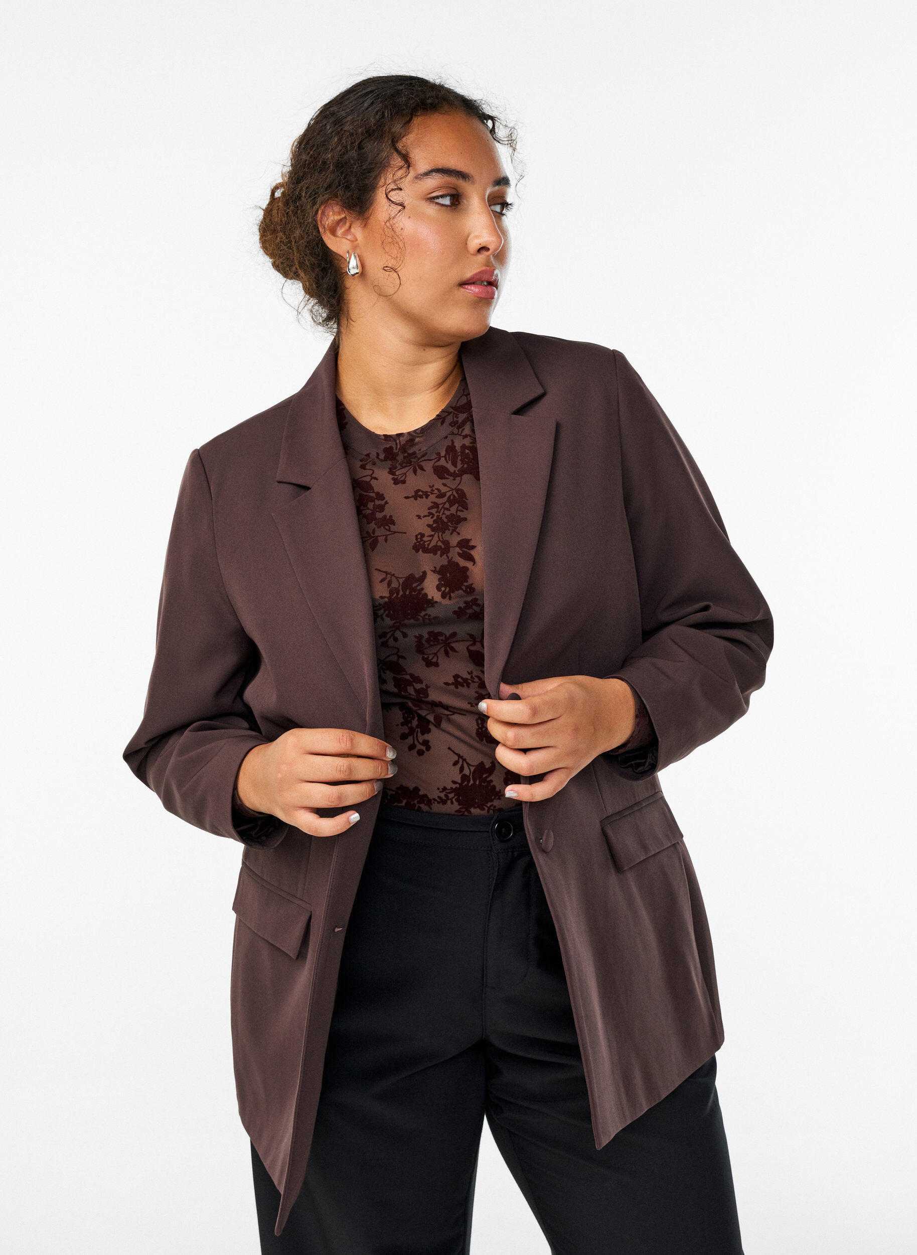 Zizzi Klassischer Blazer mit Knopfverschluss, Braun, Model image number 3