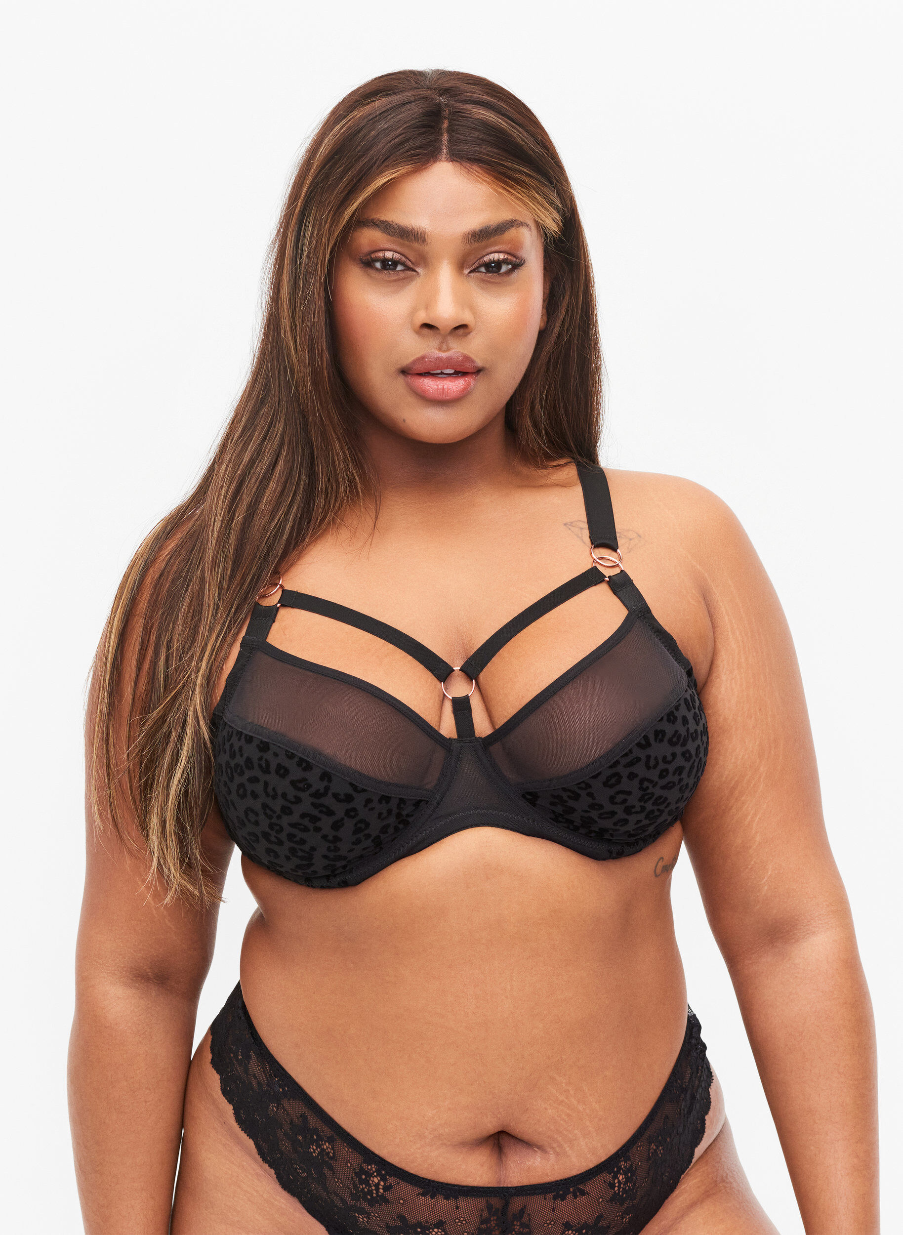 Zizzi Gemusterter BH mit Mesh und Stringdetails, Black, Model image number 0