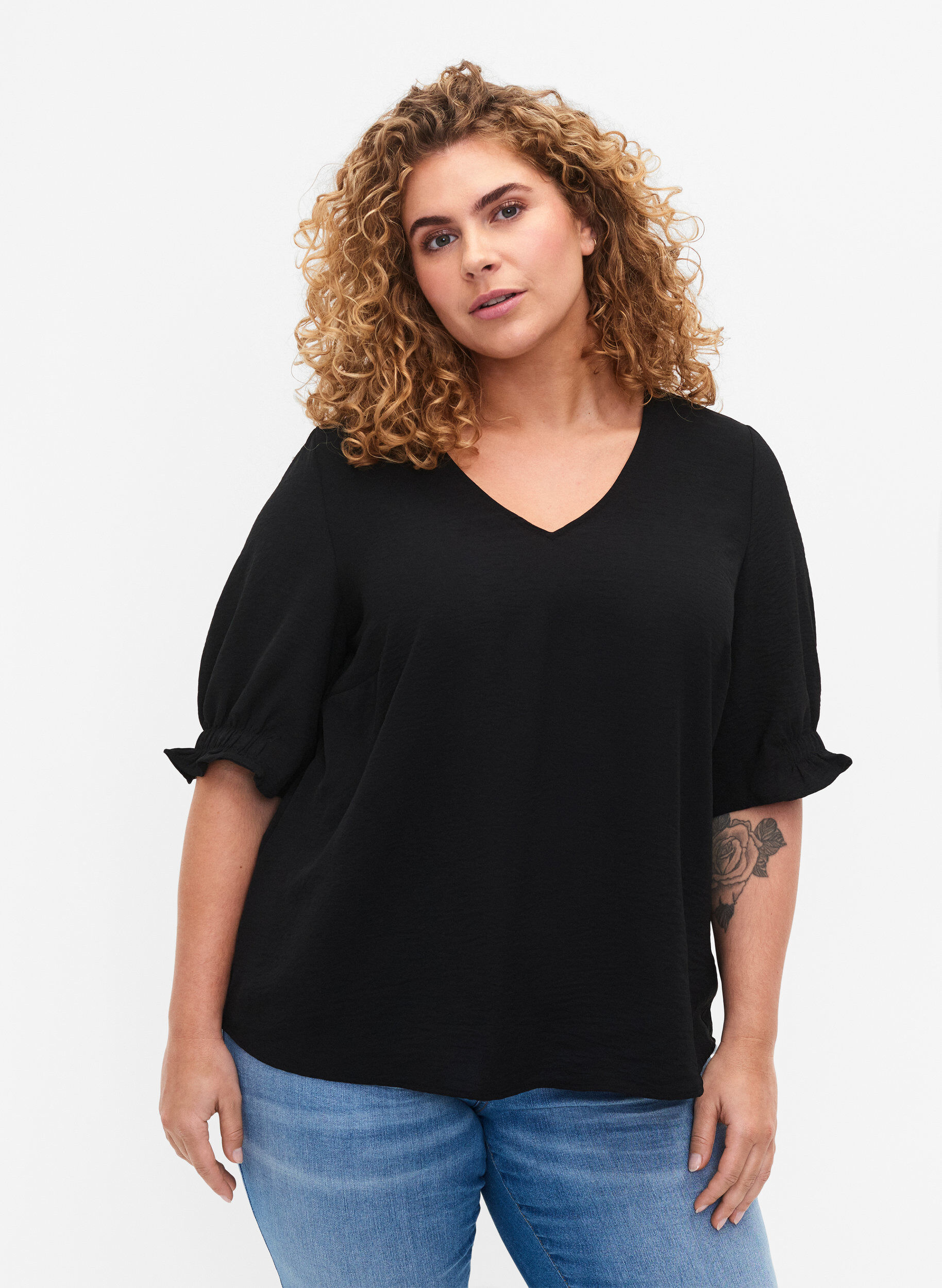 Zizzi Bluse mit V-Ausschnitt, Black, Model image number 0