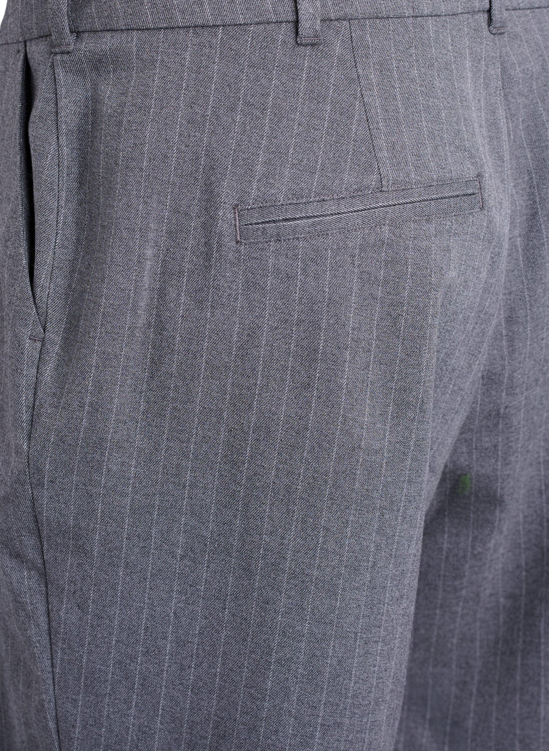 Zizzi Bermuda-Shorts mit Nadelstreifen und lockerer Passform, Grau, Packshot image number 3