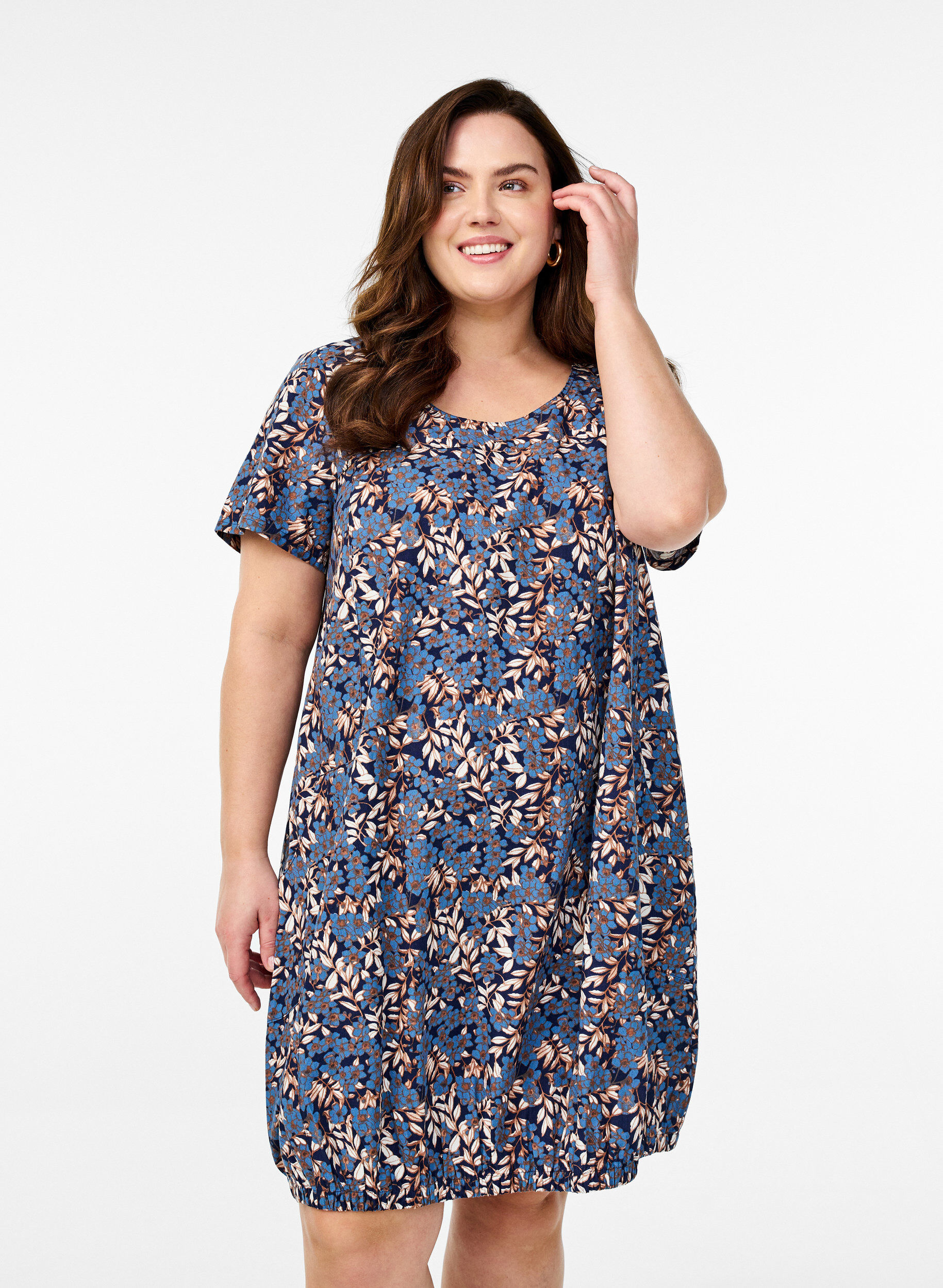 Zizzi Kurz&auml;rmliges Baumwollkleid mit Aufdruck, Blau, Model image number 0