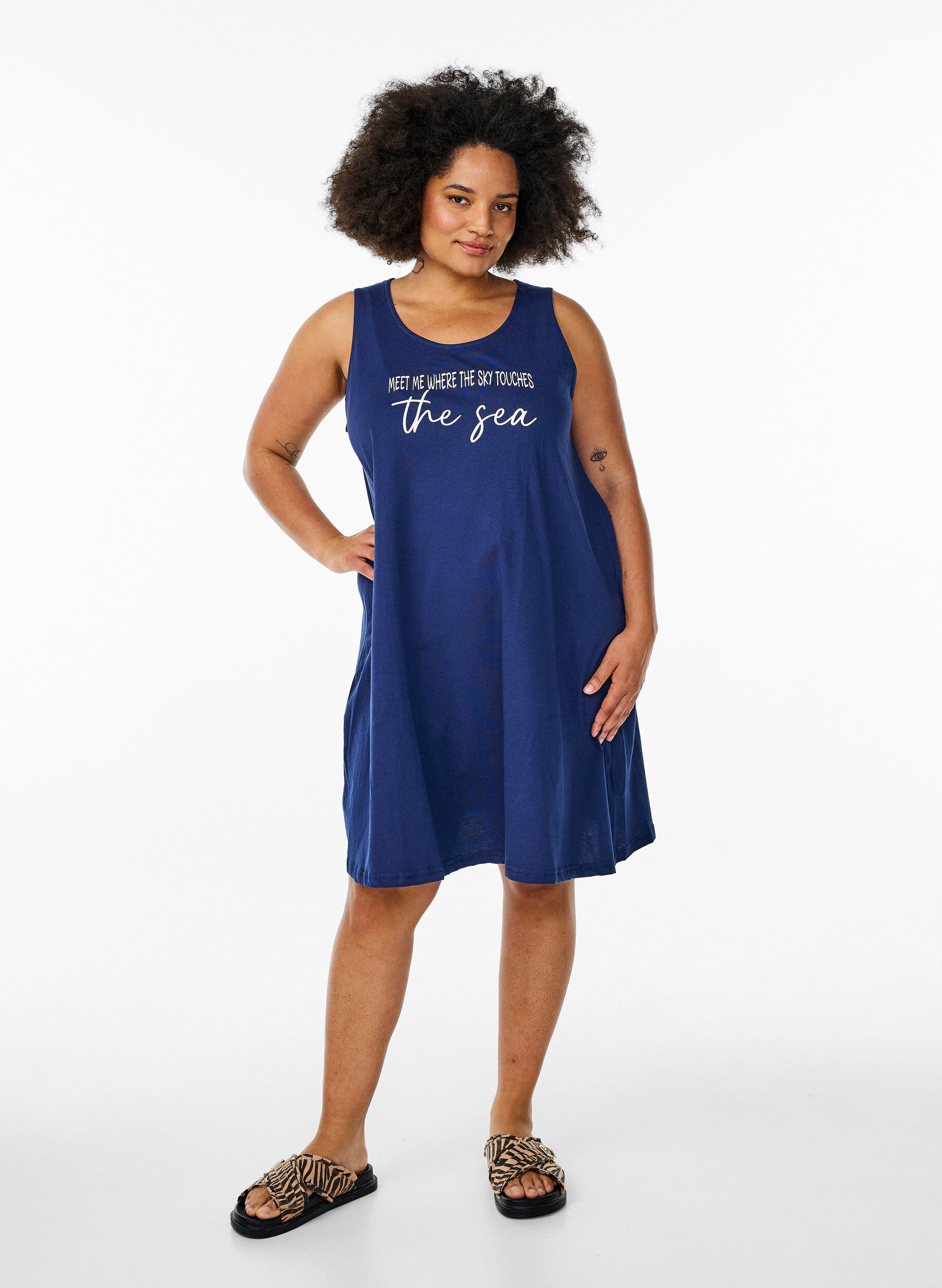 Zizzi &Auml;rmelloses Kleid in A-Linie, Blau, Model image number 1