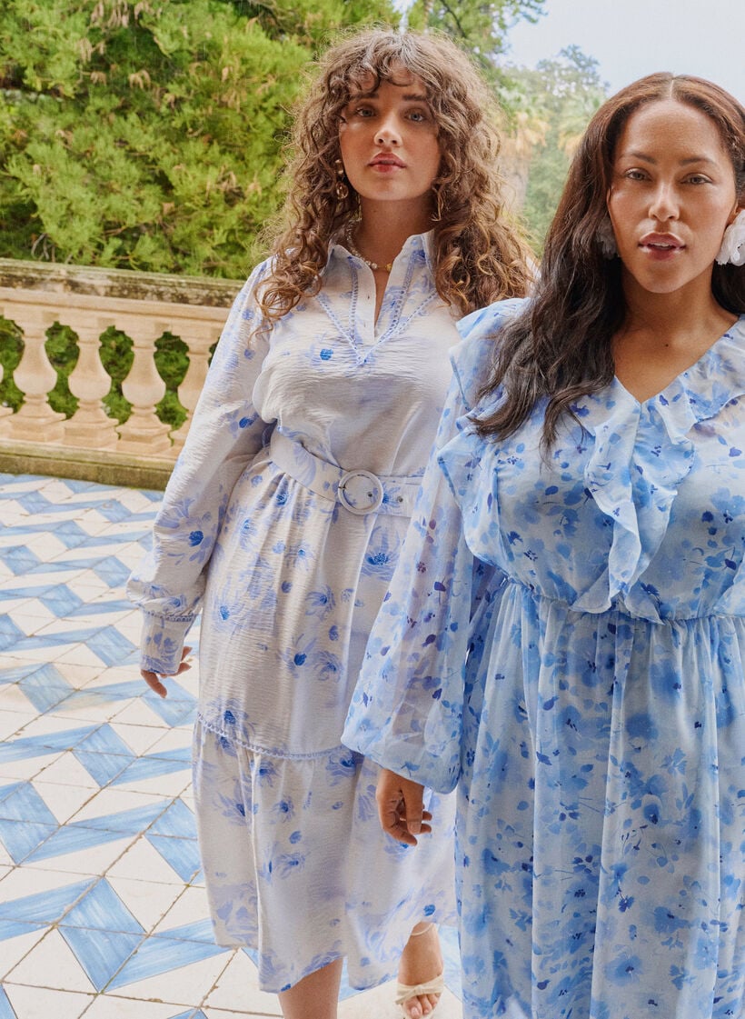 Gebl&uuml;mtes Midikleid mit G&uuml;rtel und langen &Auml;rmeln, Blau, Image image number 0