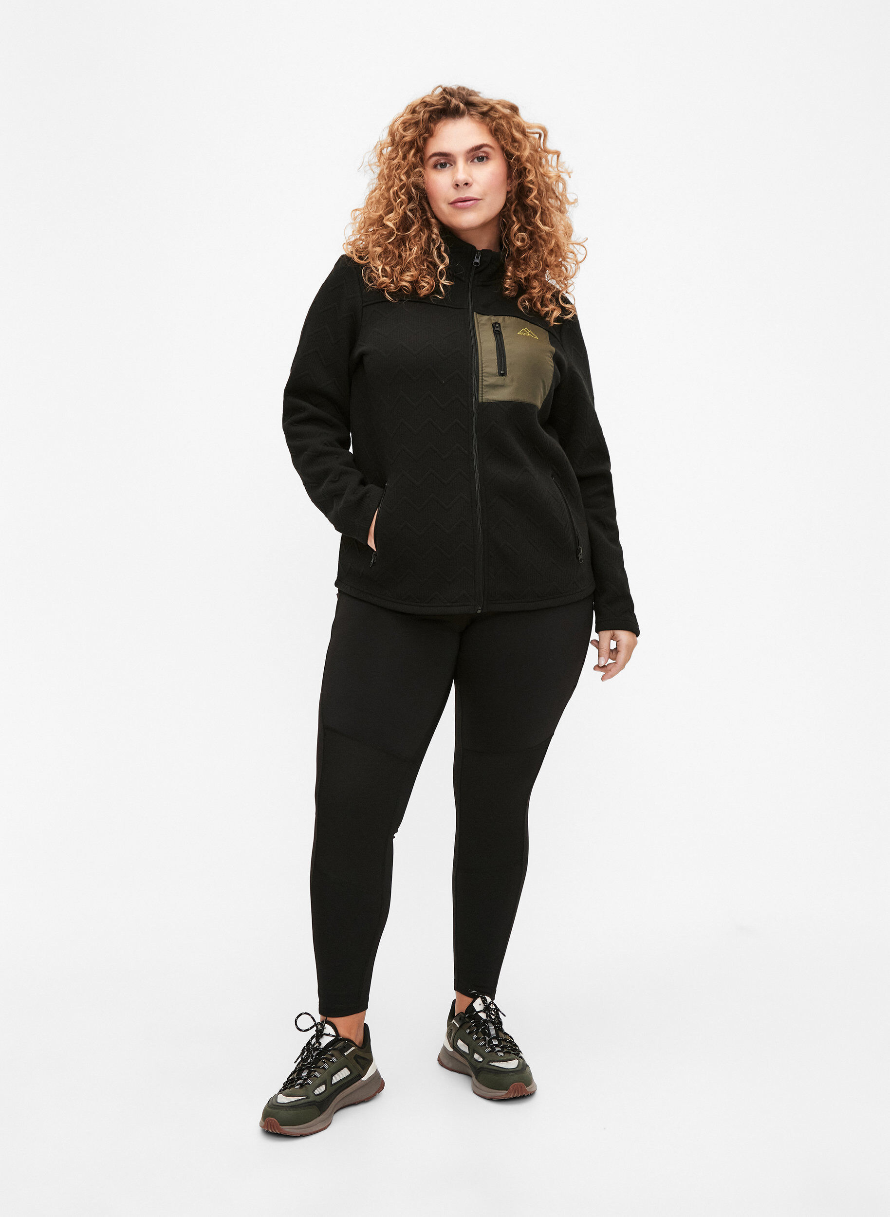 Zizzi Dehnbare und strapazierf&auml;hige Sport-Leggings mit Taschen, Black, Model image number 4