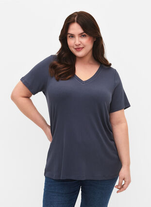 Geripptes T-Shirt aus Viskose mit V-Ausschnitt., Umbre Blue , Model image number 0