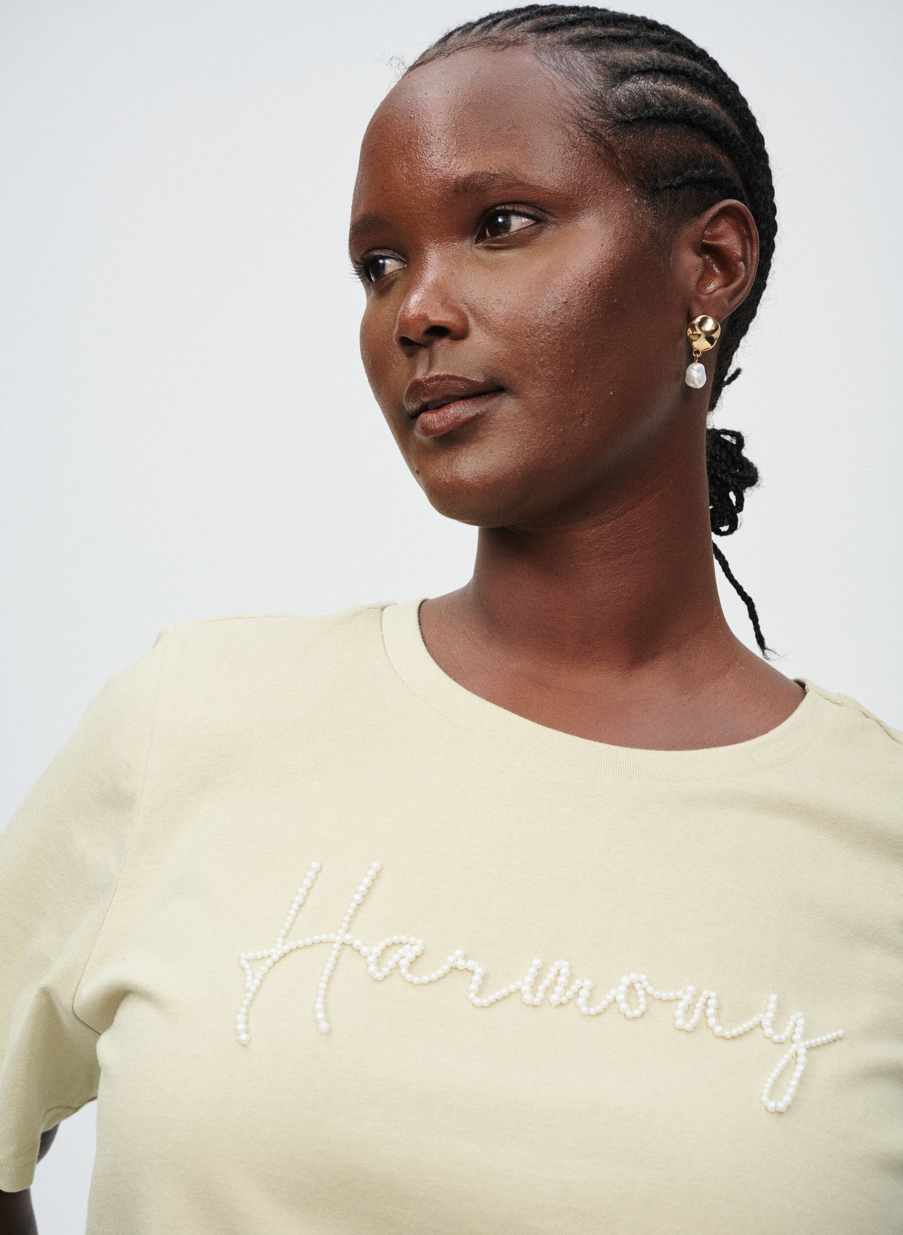 Zizzi T-Shirt aus Bio-Baumwolle mit Perlmutt-Text, Beige, Image image number 0