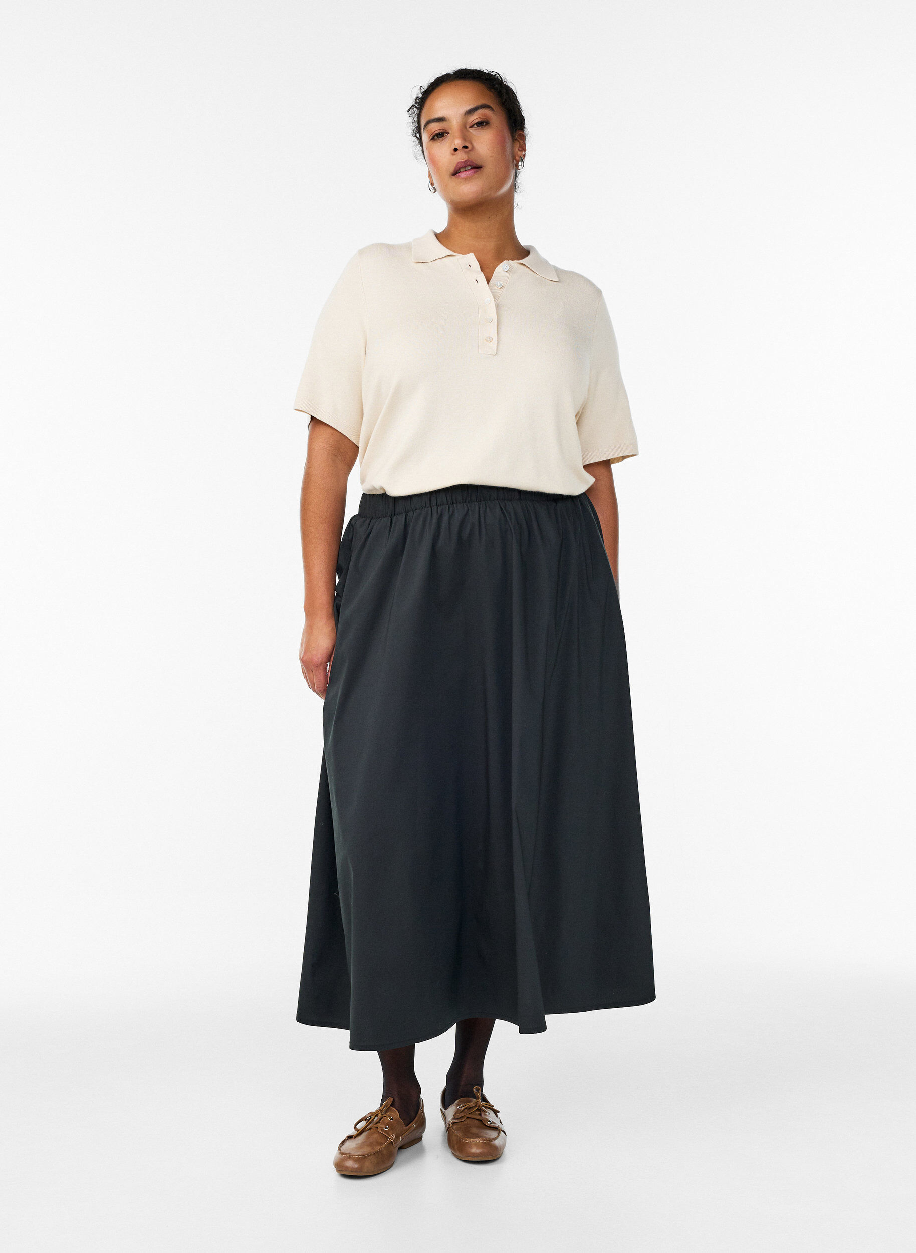 Feinstrick-Poloshirt mit kurzen &Auml;rmeln, Beige, Model