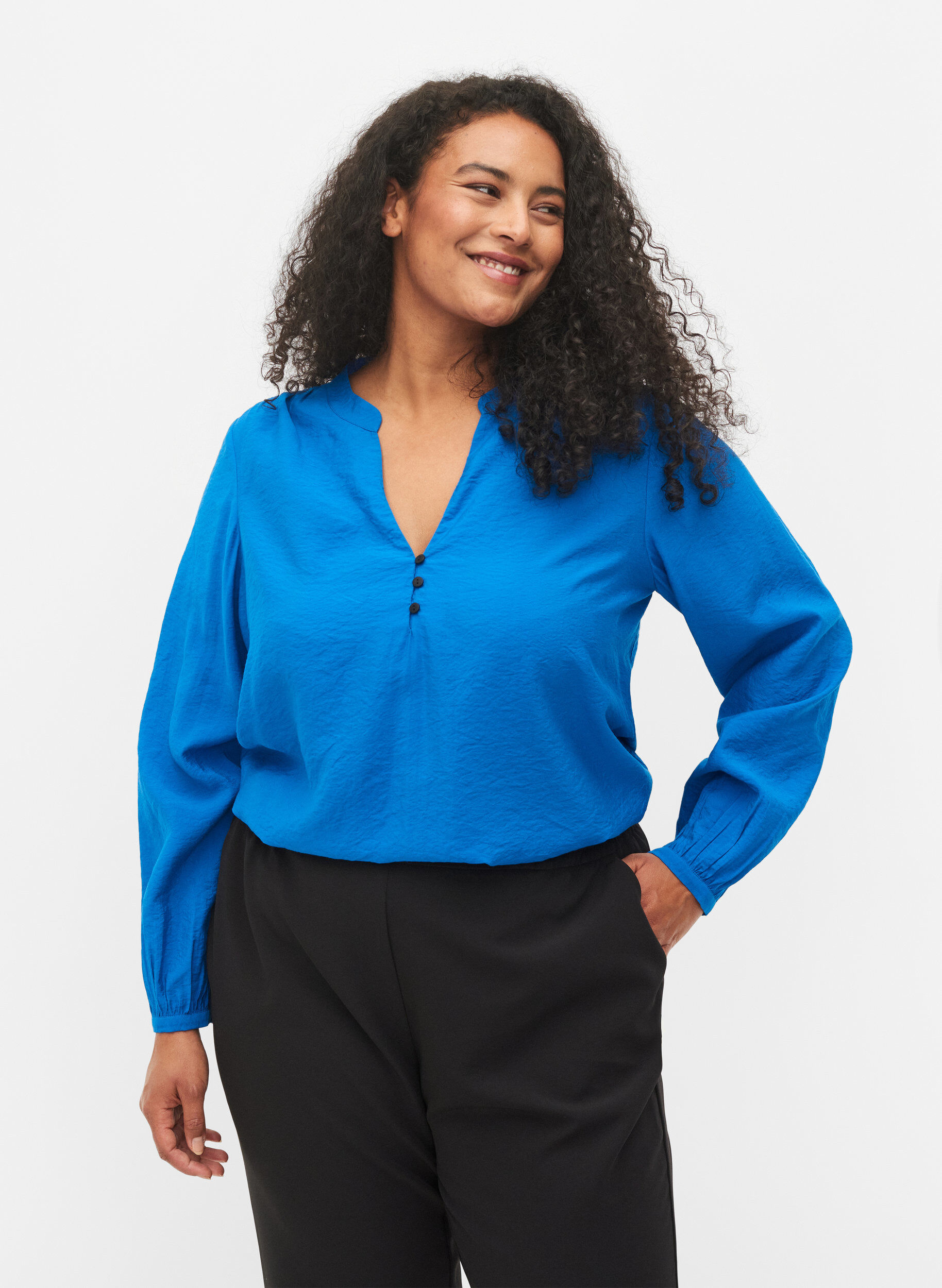 Zizzi Lang&auml;rmelige Bluse aus Viskosemischung, Skydiver, Model image number 0