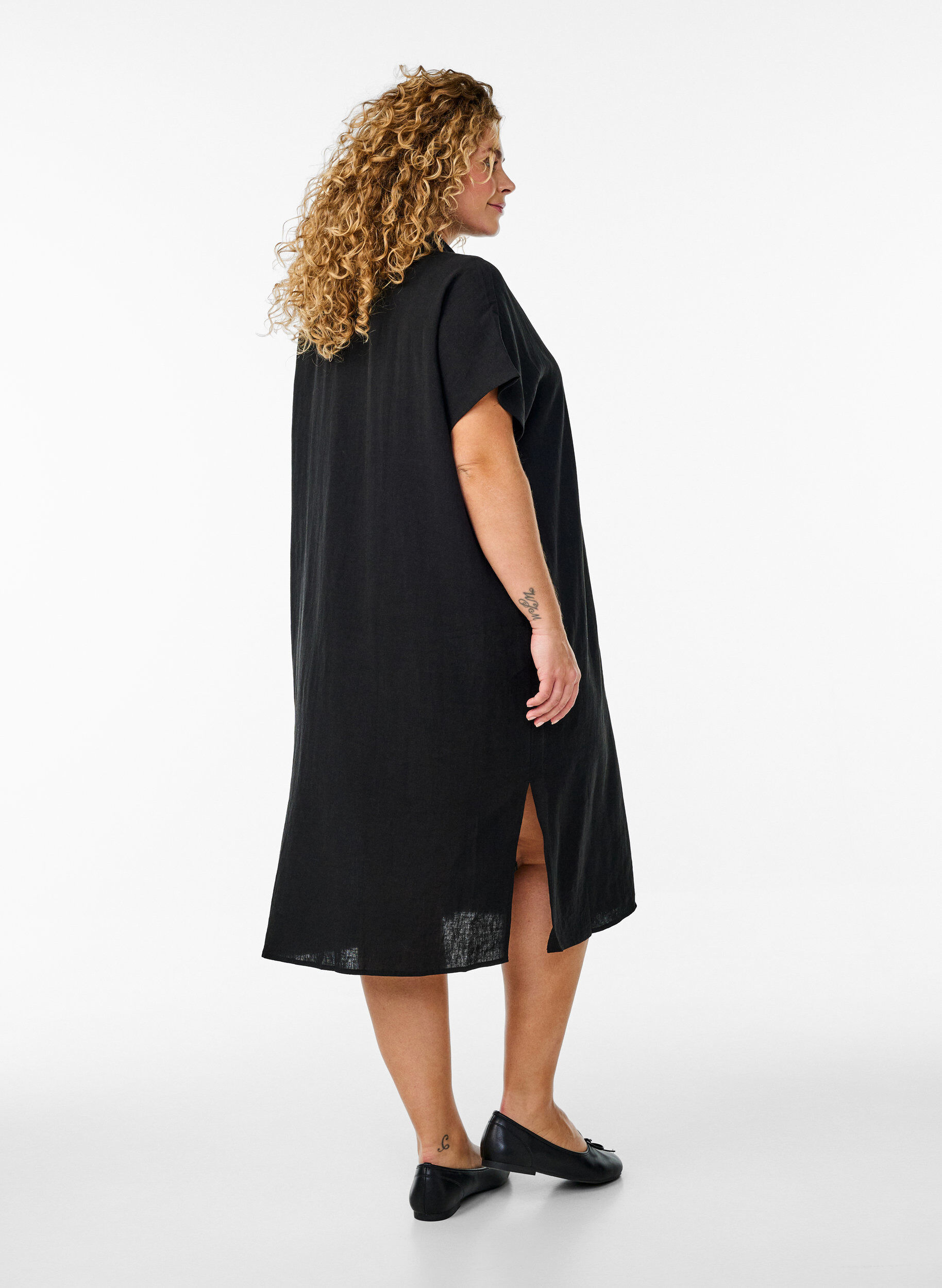 Zizzi Lange Bluse aus Viskose und Leinen, Schwarz, Model image number 1