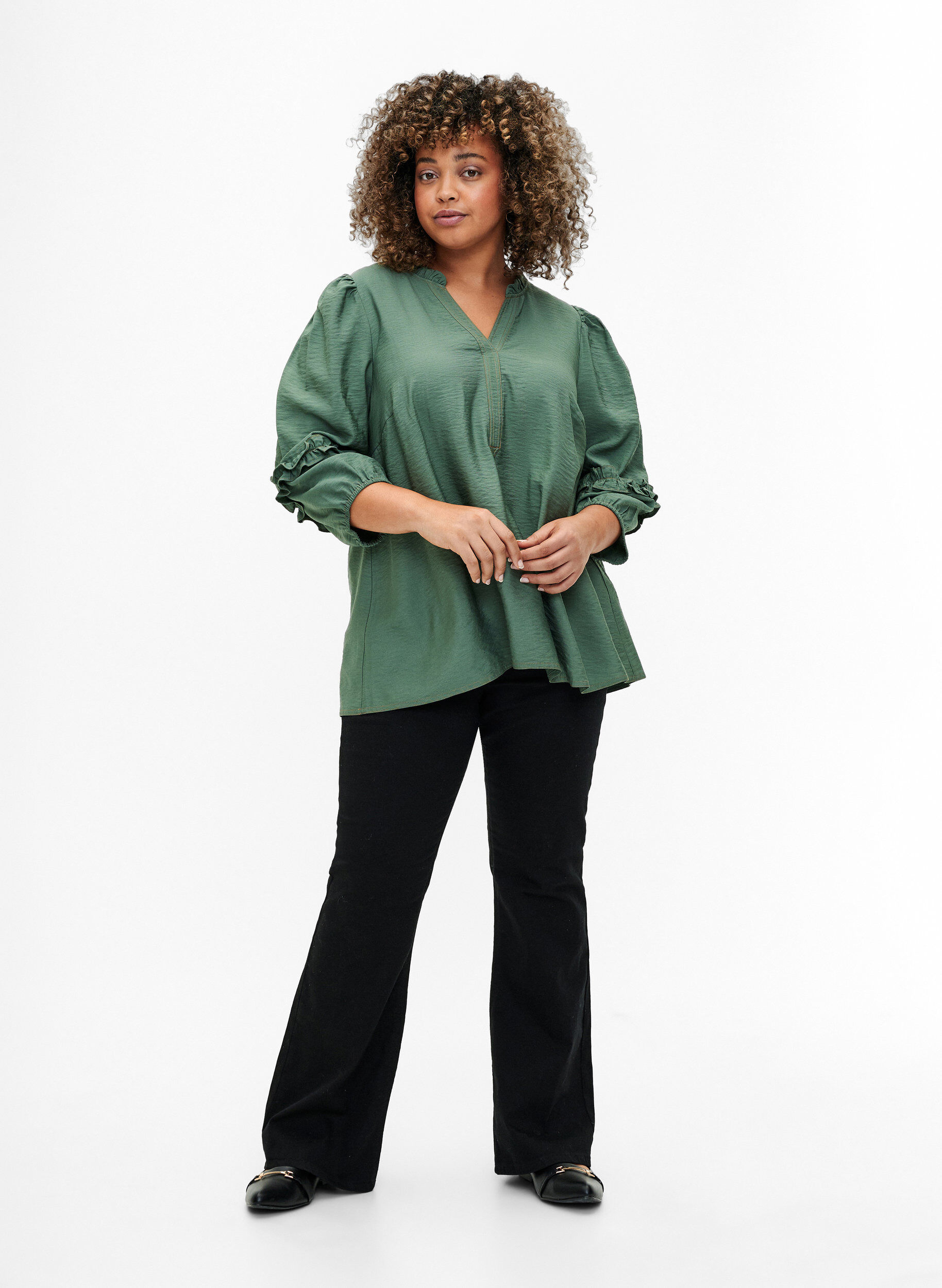 Zizzi Bluse mit Ruffles, Duck Green, Model image number 2