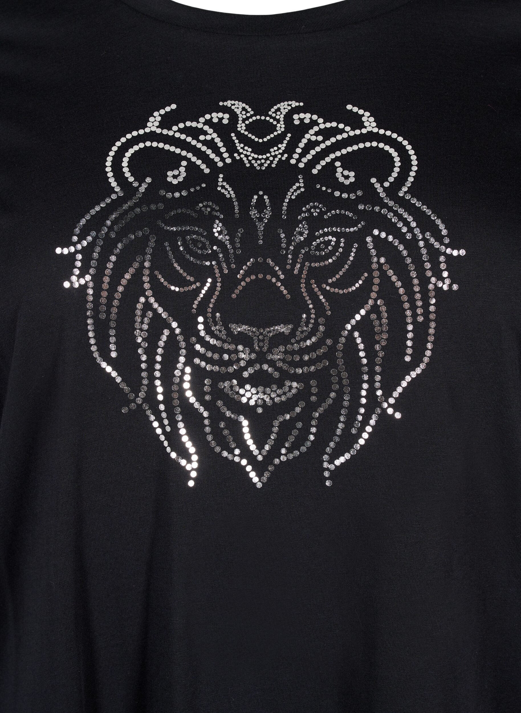 Zizzi Baumwoll-T-Shirt mit Druck, Black w. Silverlion, Packshot image number 2