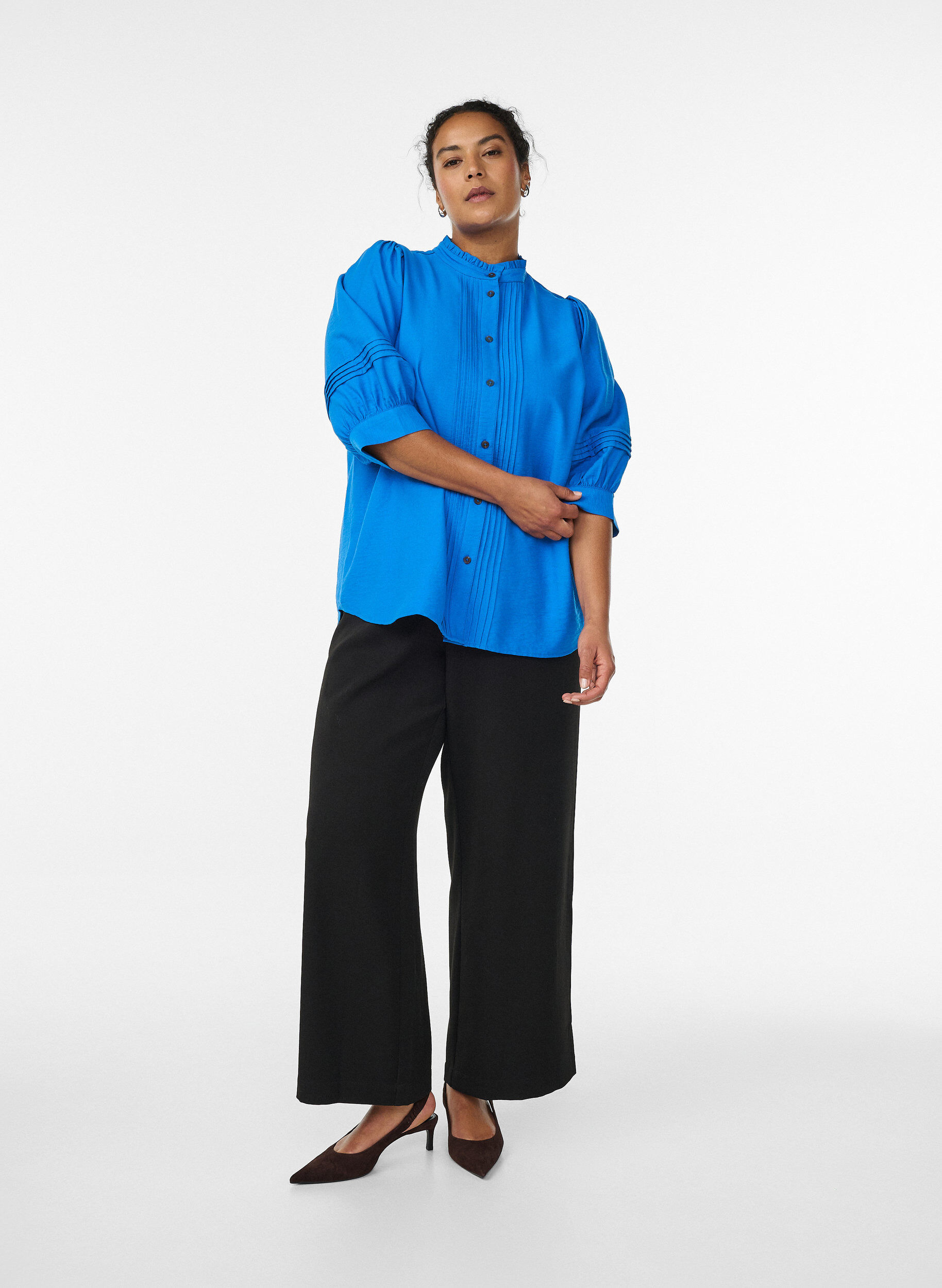Zizzi Bluse mit 3/4-&Auml;rmeln und dekorativen Falten, Blau, Model image number 1