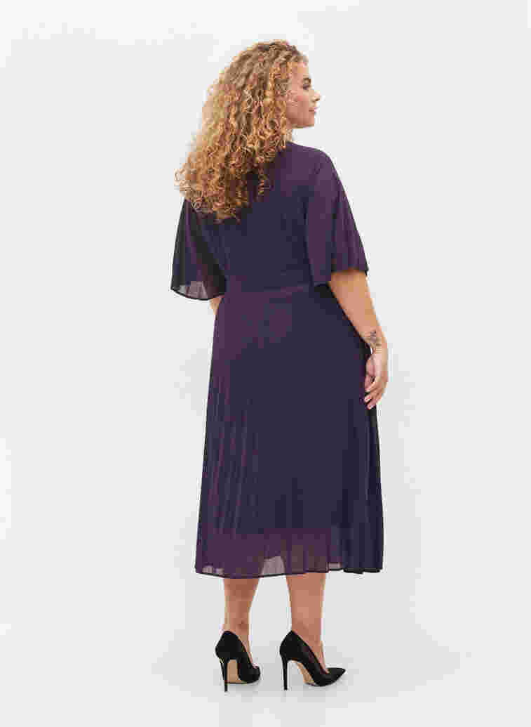 Kurzärmeliges plissiertes Kleid, Purple Velvet, Model image number 1
