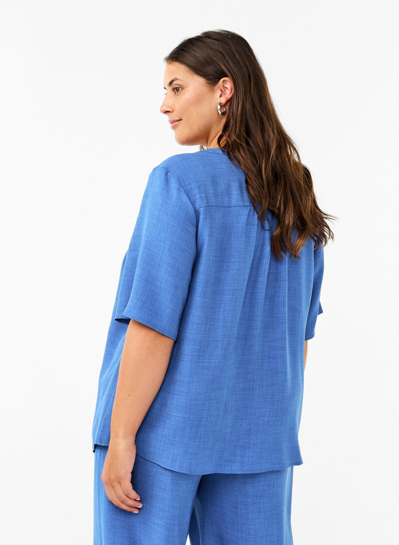 Hemdbluse mit V-Ausschnitt und kurzen &Auml;rmeln, Blau, Model image number 2