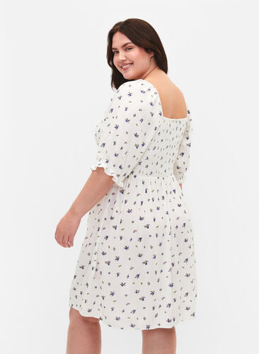 Kurzes Kleid mit Smok und Blumenprint, Bright White Flower, Model image number 1