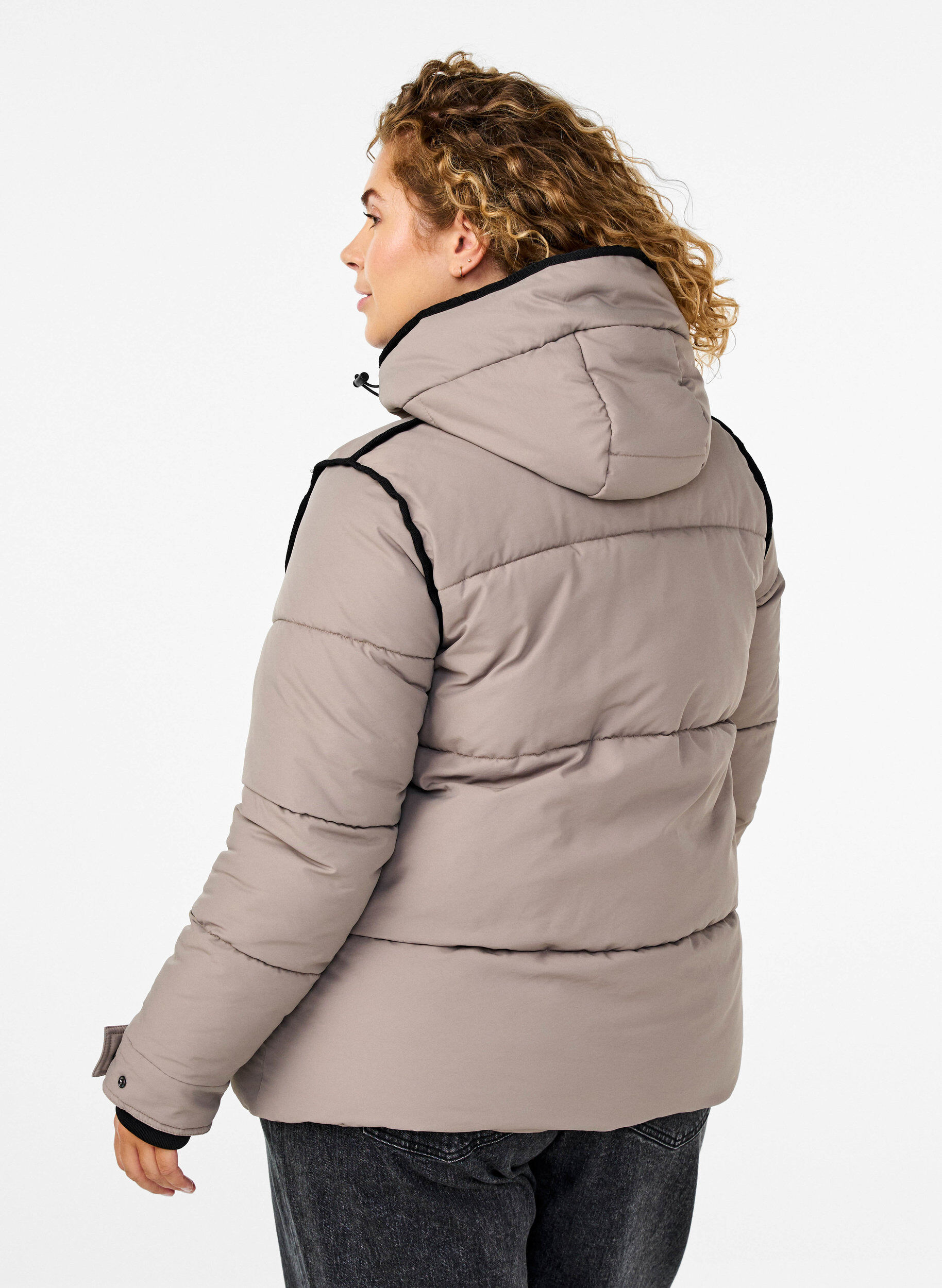 Zizzi Kurze Steppjacke mit Kontrastdetails, Beige, Model image number 2