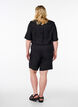 Shorts mit Taschen und hoher Taille, Schwarz, Model image number 2