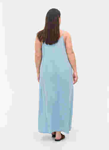 Langes Denim Kleid mit schmalen Trägern, Light blue denim, Model image number 1