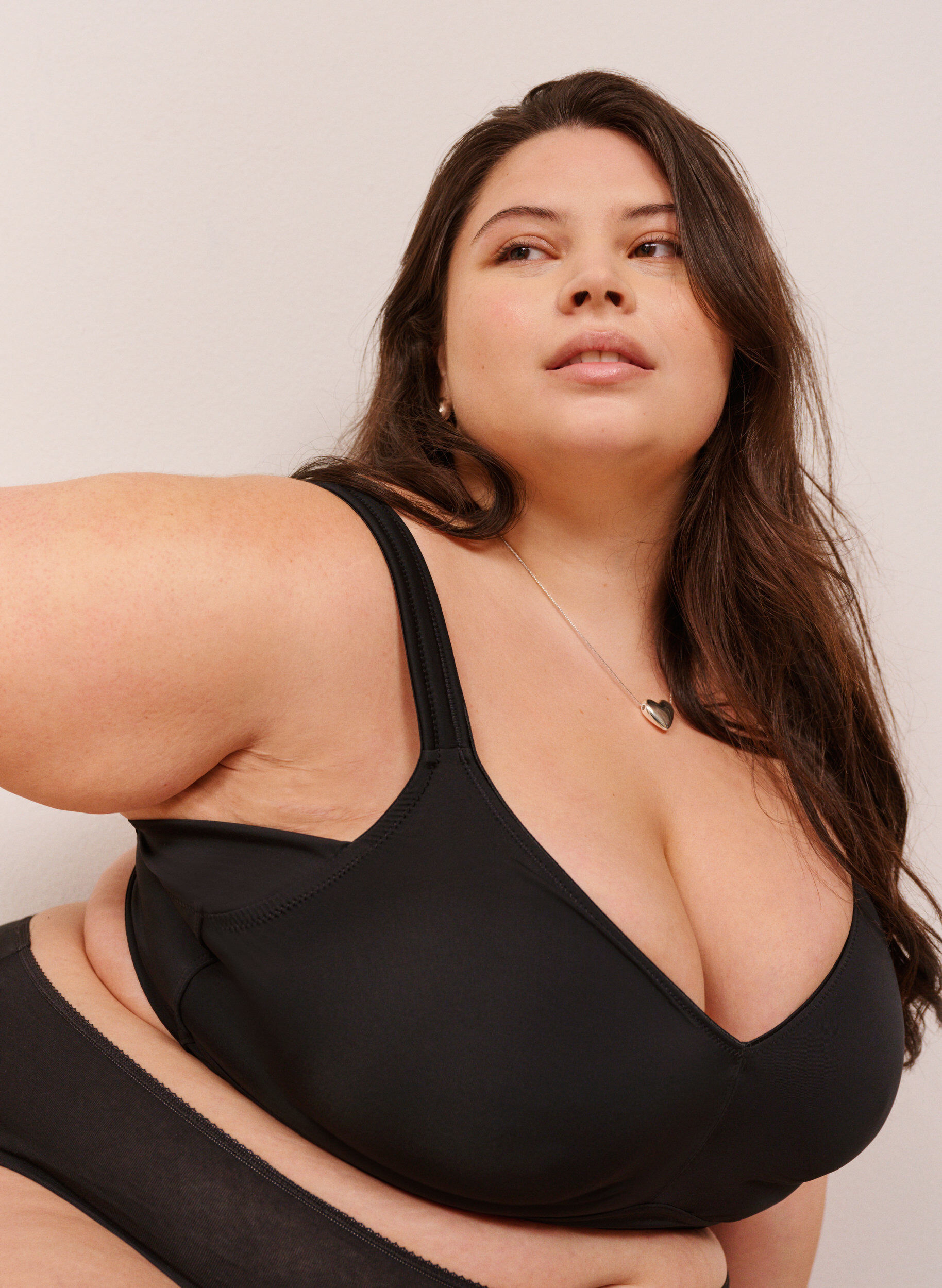 Zizzi Bequemer BH mit gepolsterten Tr&auml;gern, Schwarz, Image image number 0