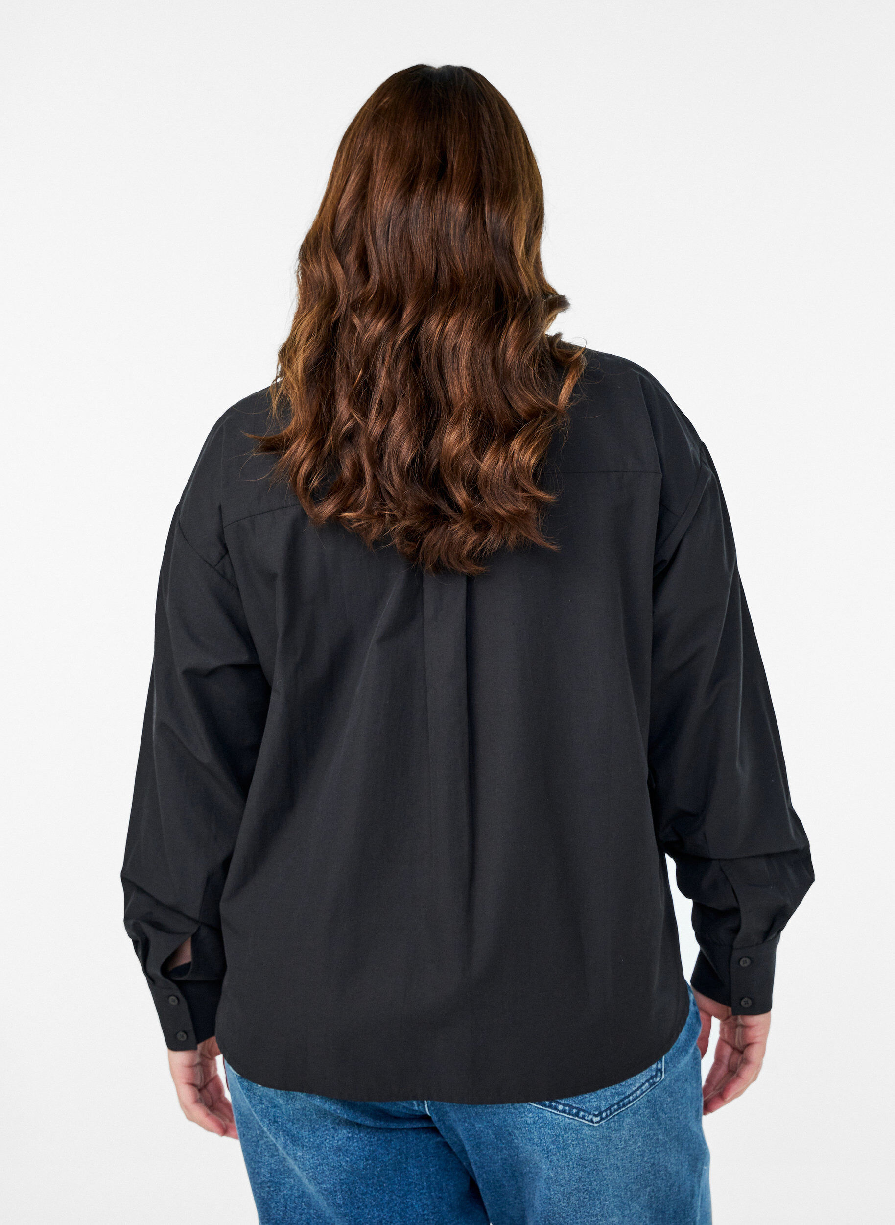 Zizzi Lockere Bluse mit sportlichen Streifen auf den &Auml;rmeln, Schwarz, Model image number 2