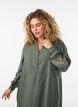 Kleid aus Viskose mit Stickerei und Stufenvolants, Gr&uuml;n, Model image number 2