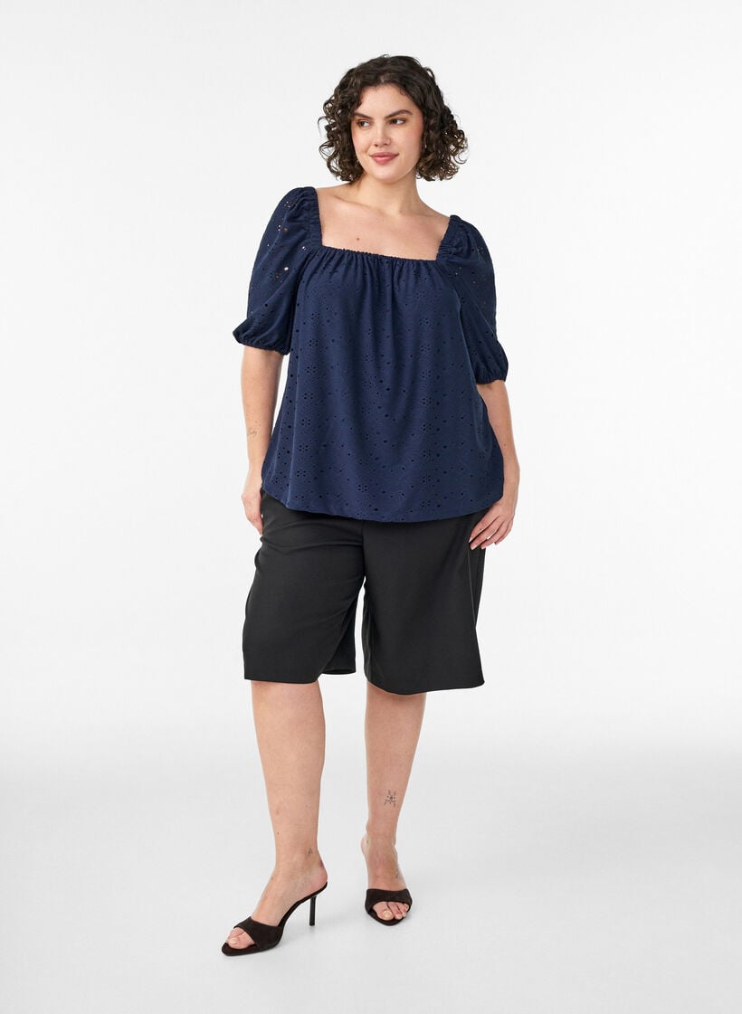 Bluse mit kurzen Puff&auml;rmeln und Lochmuster, Blau, Model image number 1