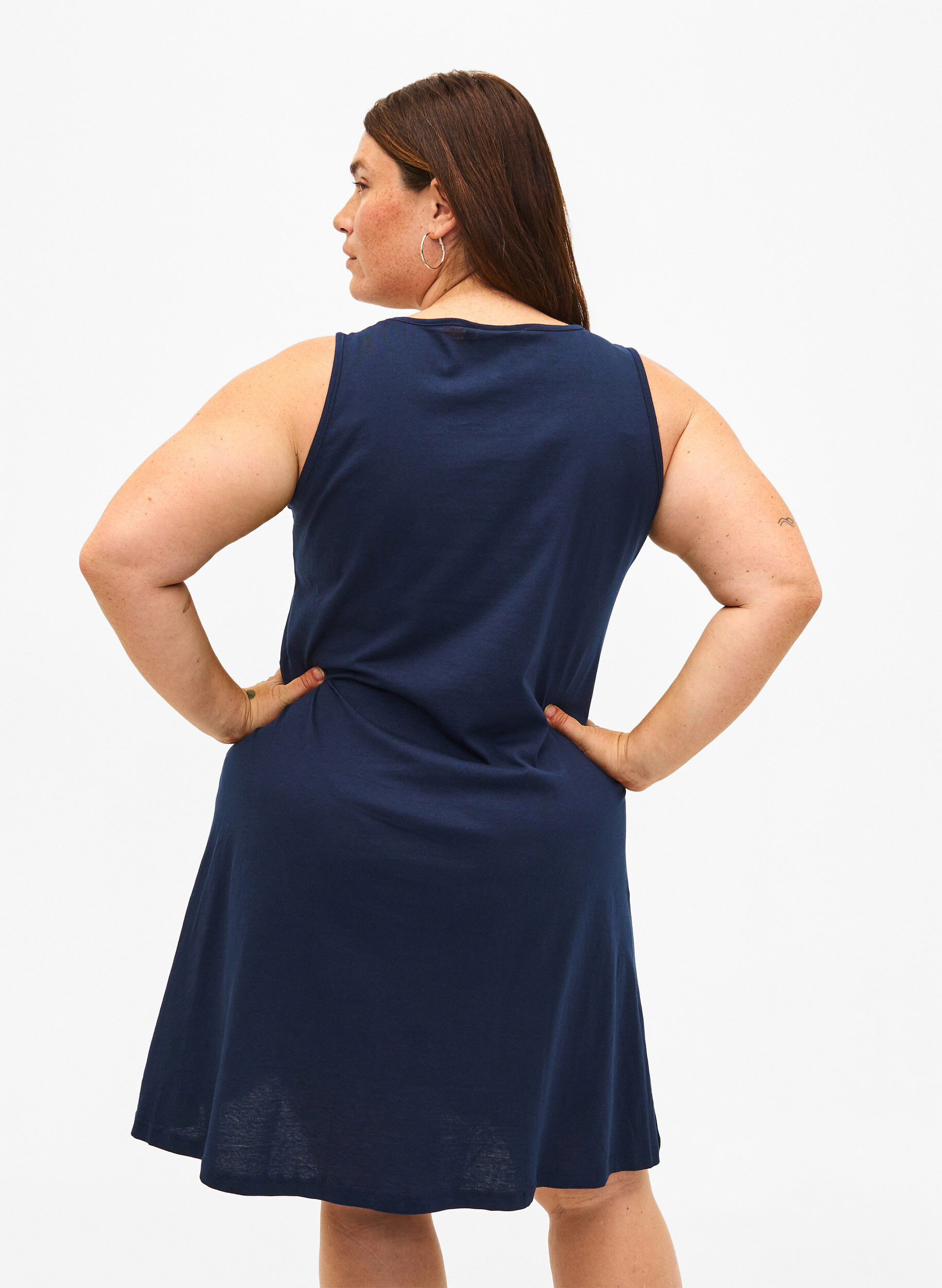 Zizzi &Auml;rmelloses Kleid aus Baumwolle mit A-Linie, Navy Blazer solid, Model image number 1