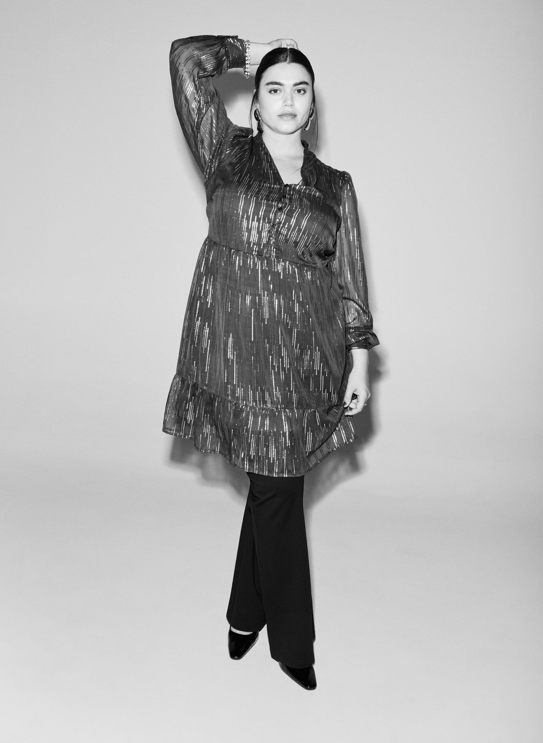 Zizzi Kurzes Partykleid mit Glitzermuster, Blau, Image image number 0