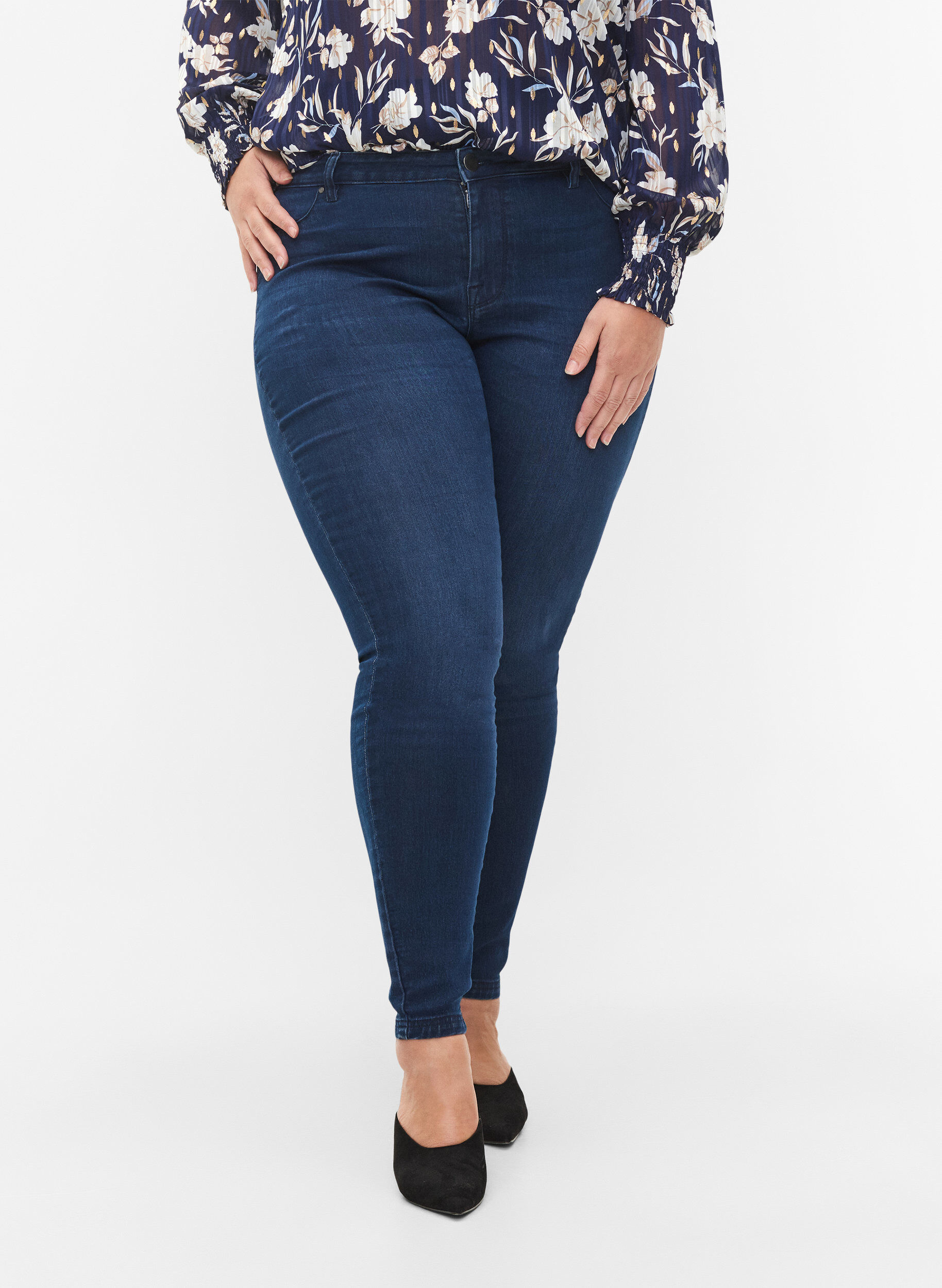 Zizzi Jeggings aus Baumwollmischung, Dark blue denim, Model image number 2