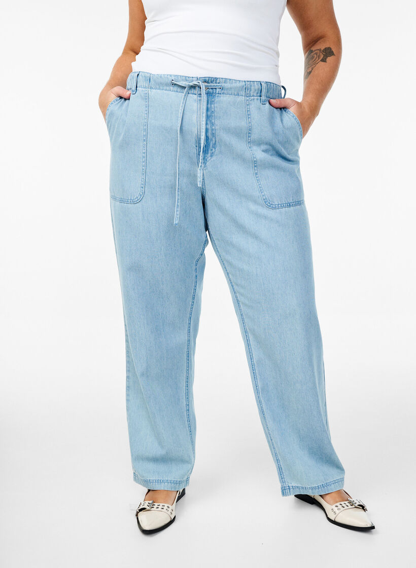 Hoch taillierte Jeans mit Bindegürtel, Blau, Model image number 2