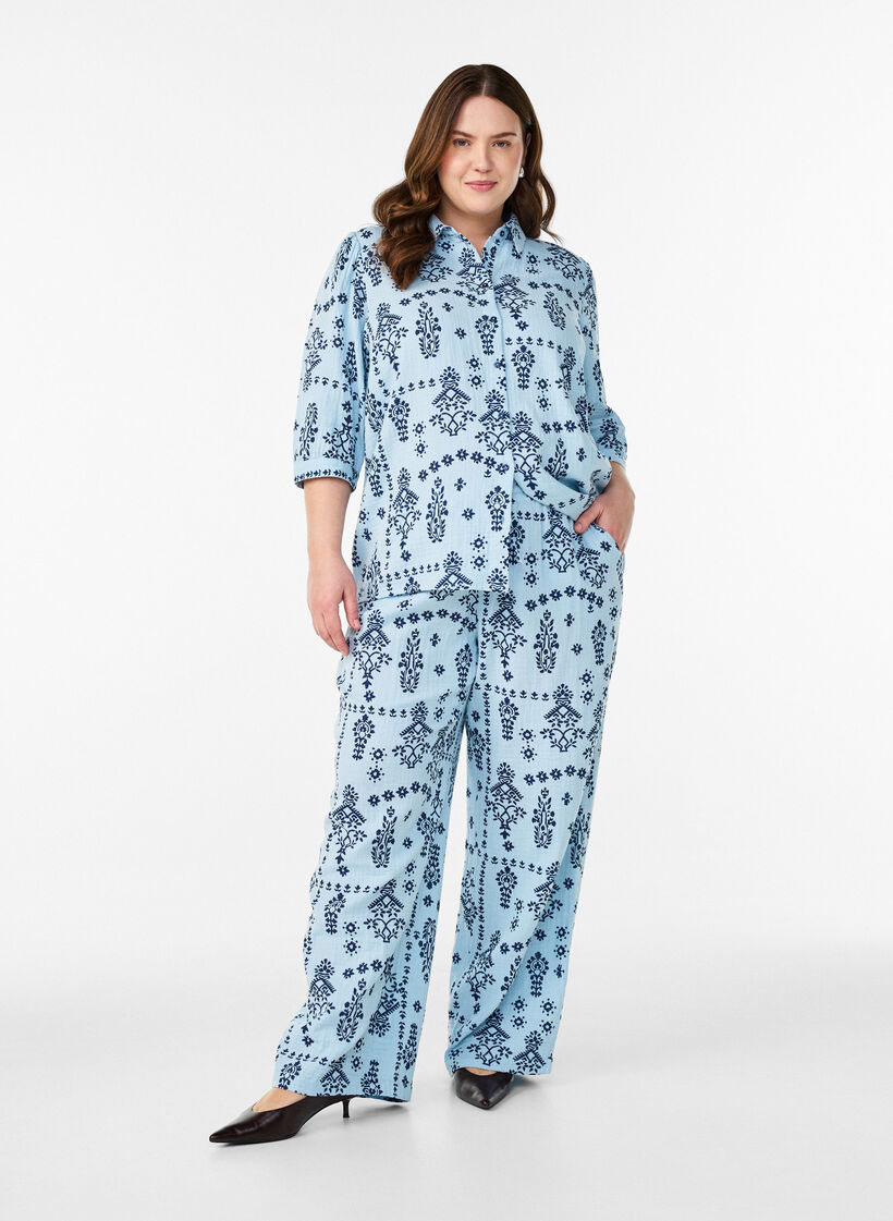 Lockere Hose aus Baumwollmusselin mit Punkten, Blau, Model image number 0