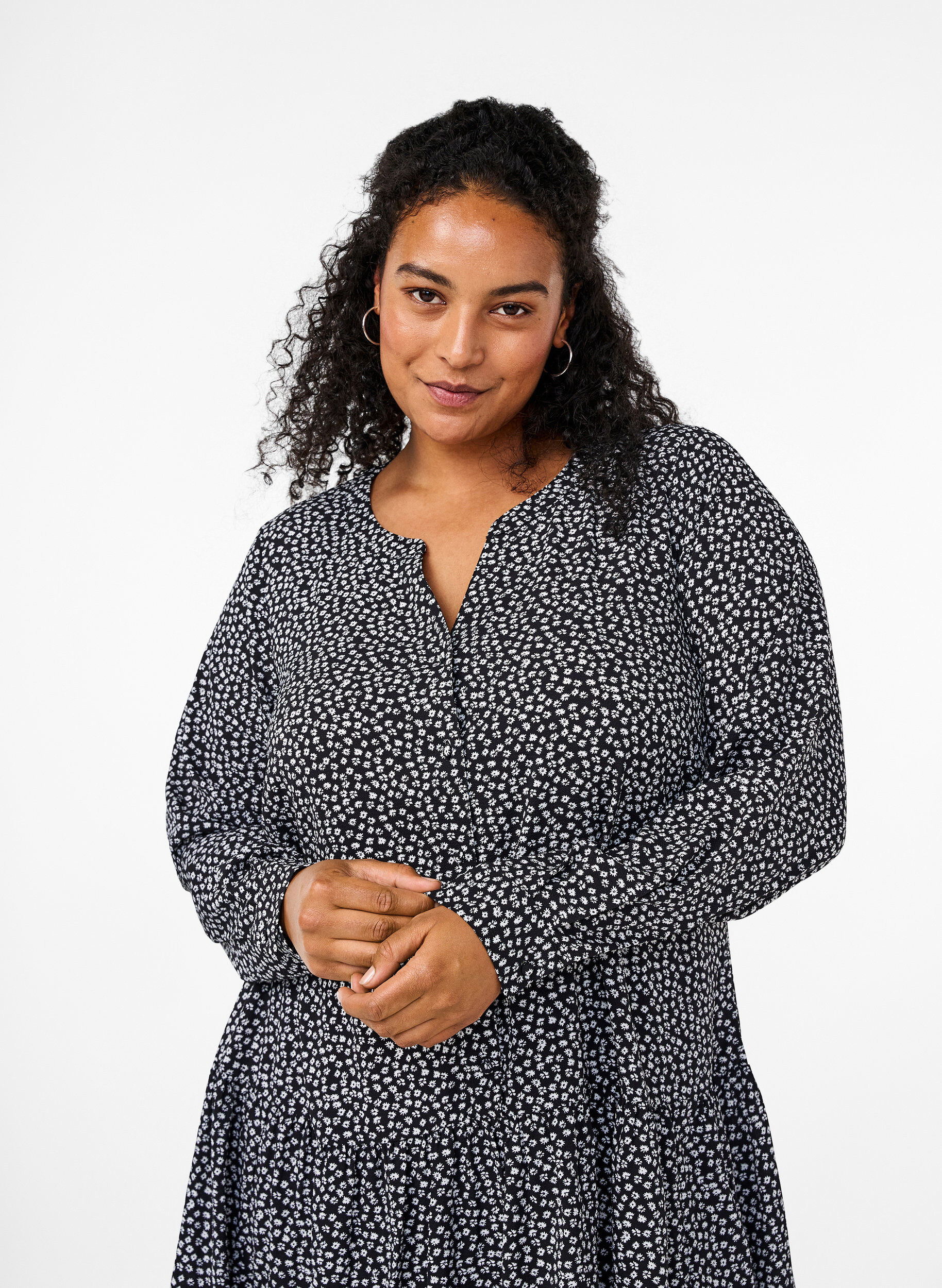 Zizzi Midi-Kleid mit langen &Auml;rmeln, Black Small Flower, Model image number 2