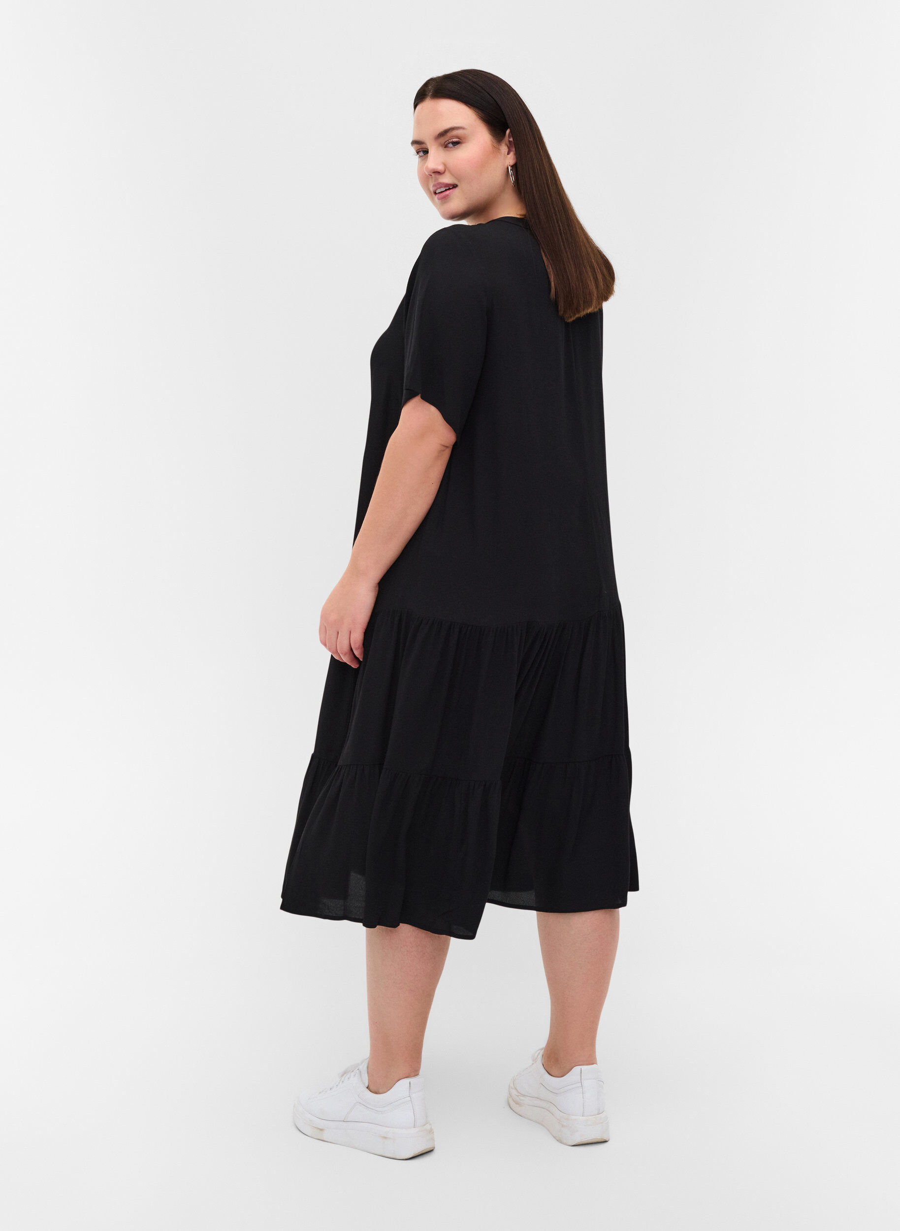 Zizzi Kurz&auml;rmliges Kleid aus Viskose, Black, Model image number 1