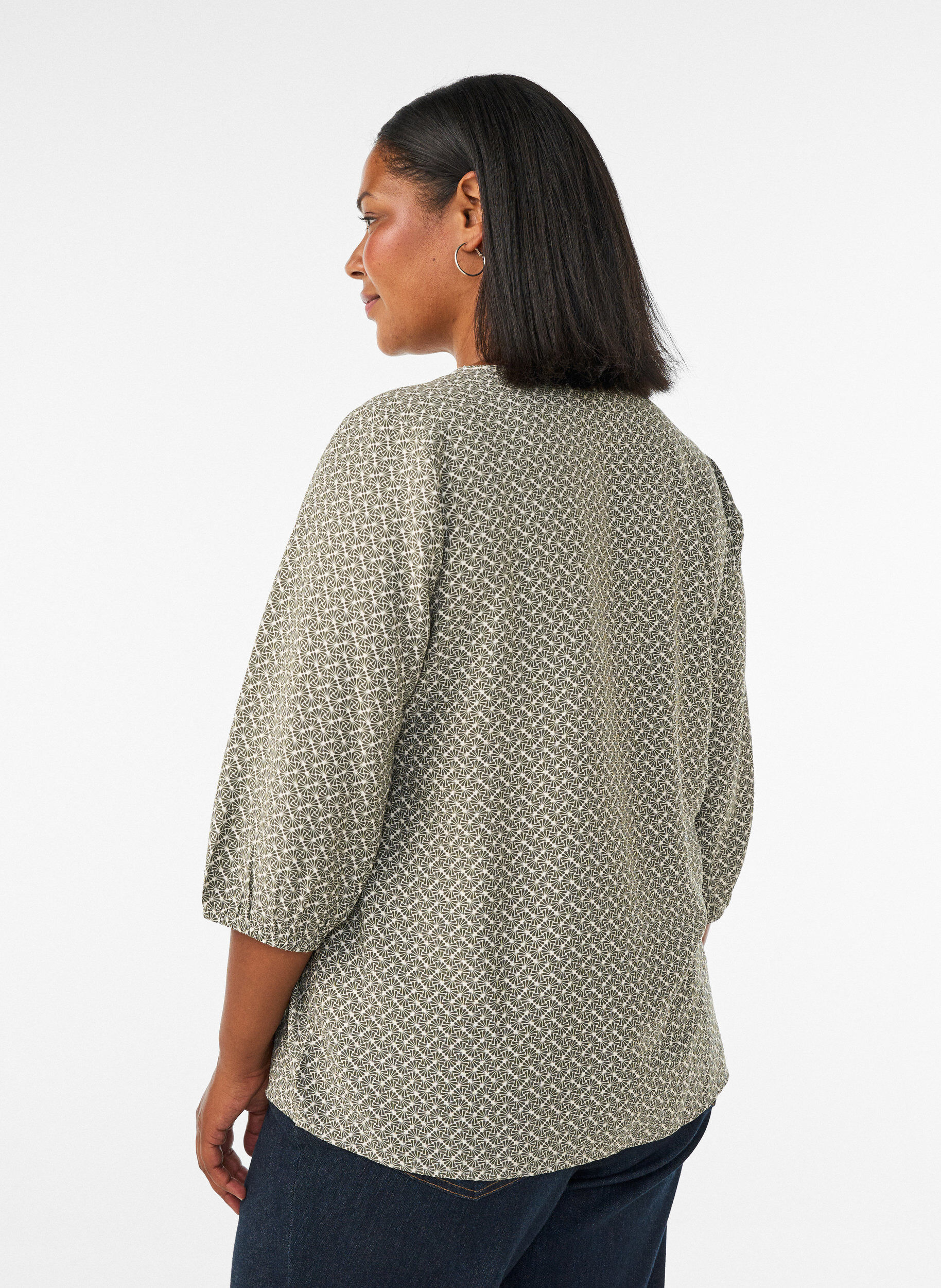 ZizziGemusterte Bluse aus Viskose mit 3/4-&Auml;rmeln, Gr&uuml;n, Model image number 2