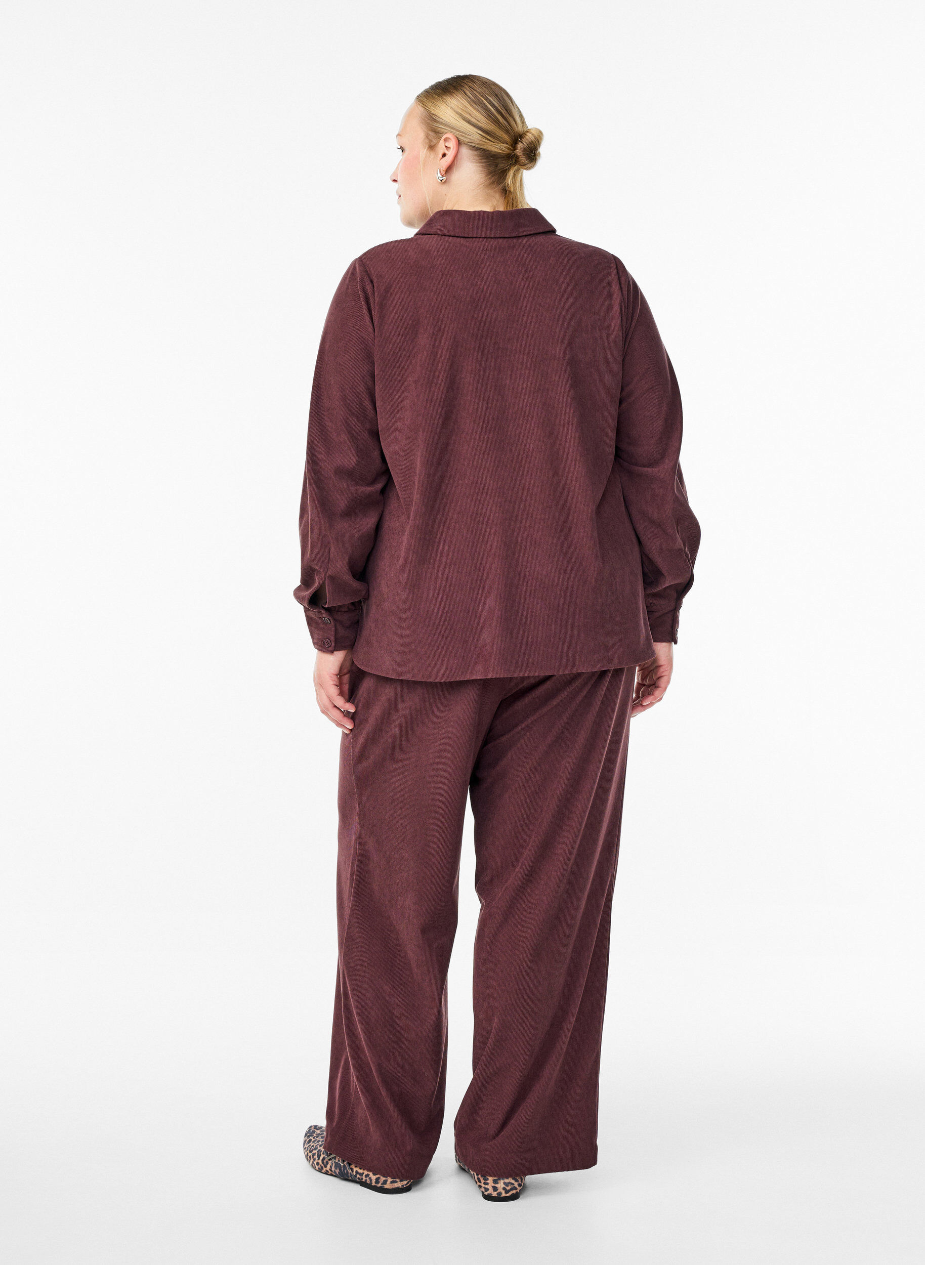 Zizzi Samthose aus Samt mit weitem Bein, Dunkles Bordeaux, Model image number 1