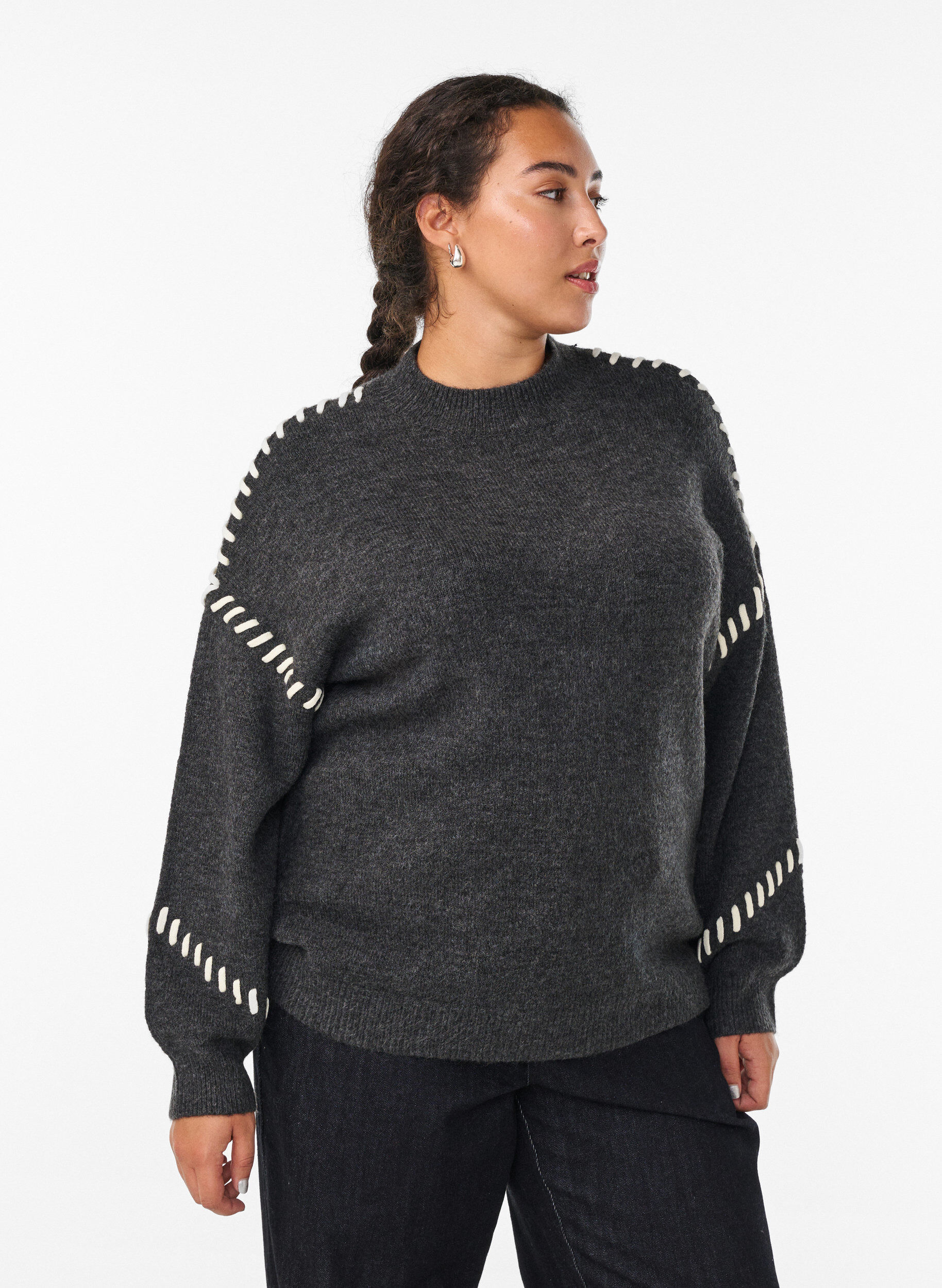 Pullover mit Ziern&auml;hten, Grau, Model