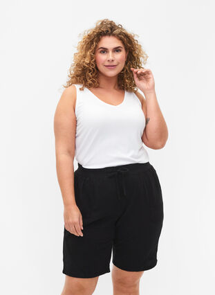 Lockere Shorts aus Baumwolle mit Taschen, Black, Model image number 0