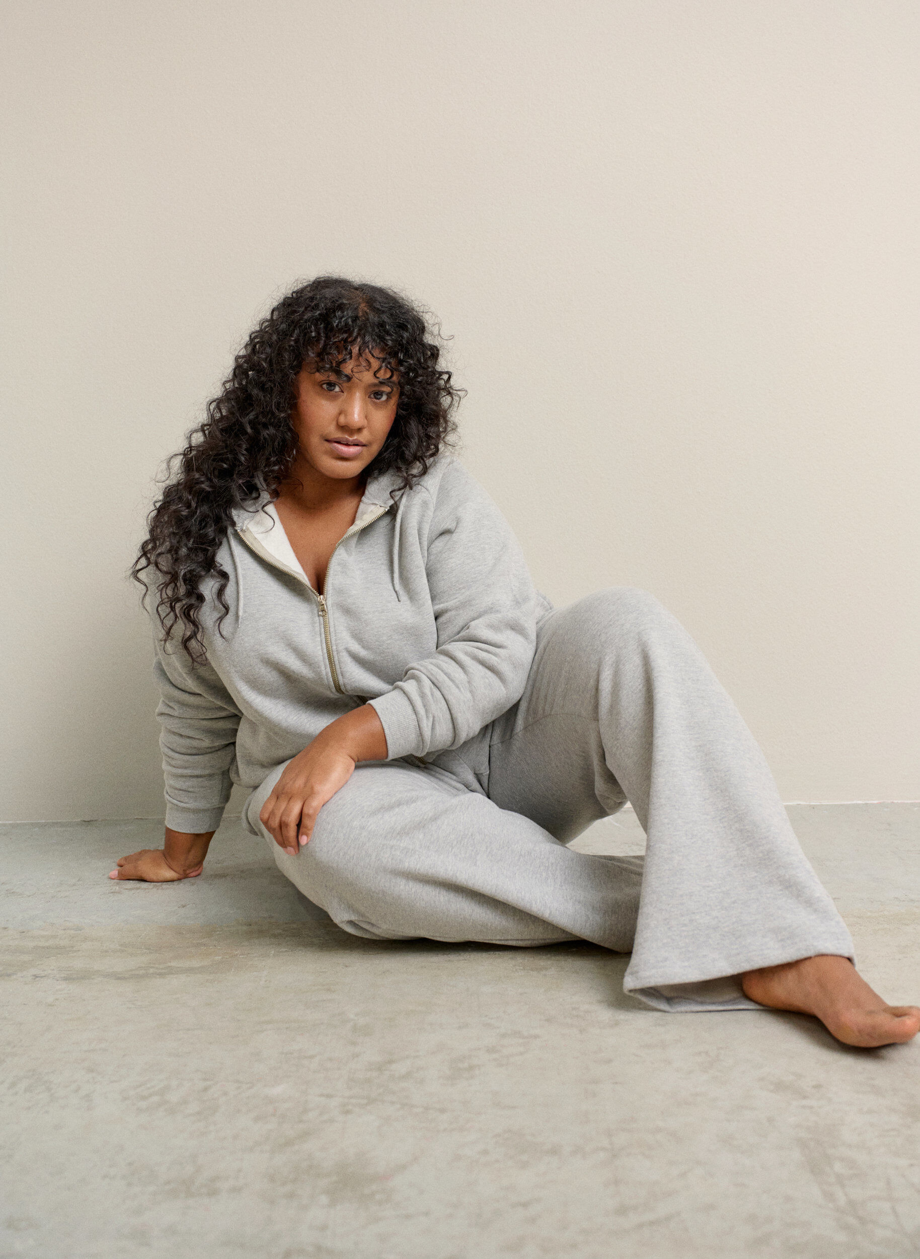 Zizzi Hoodie mit Rei&szlig;verschluss, Grau, Image image number 0